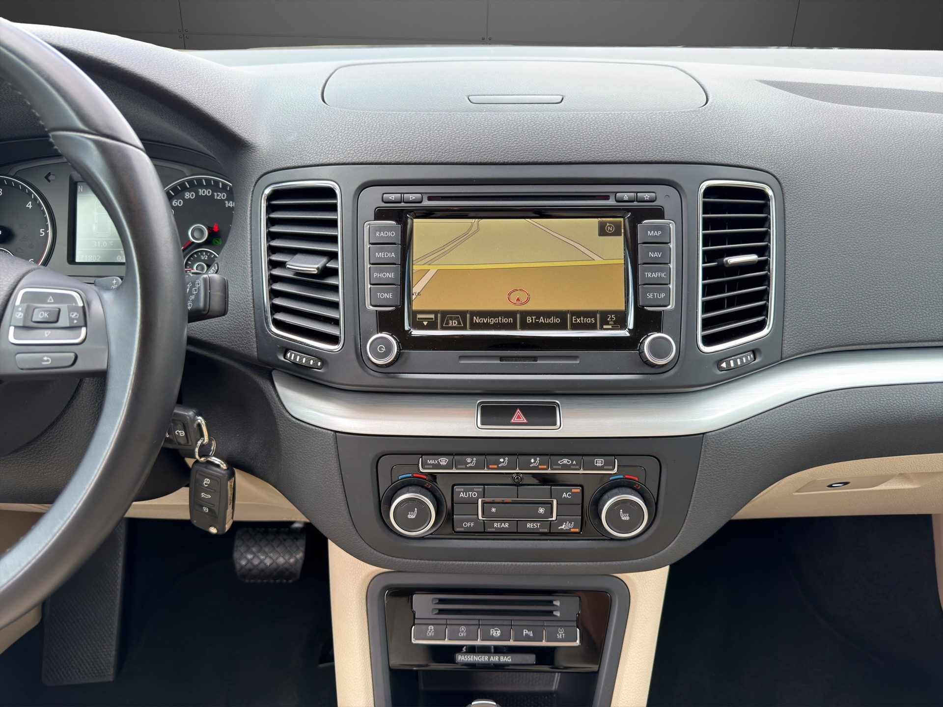 VW Sharan 2.0 TDI BlueMotion Technology Highline DSG-image-12