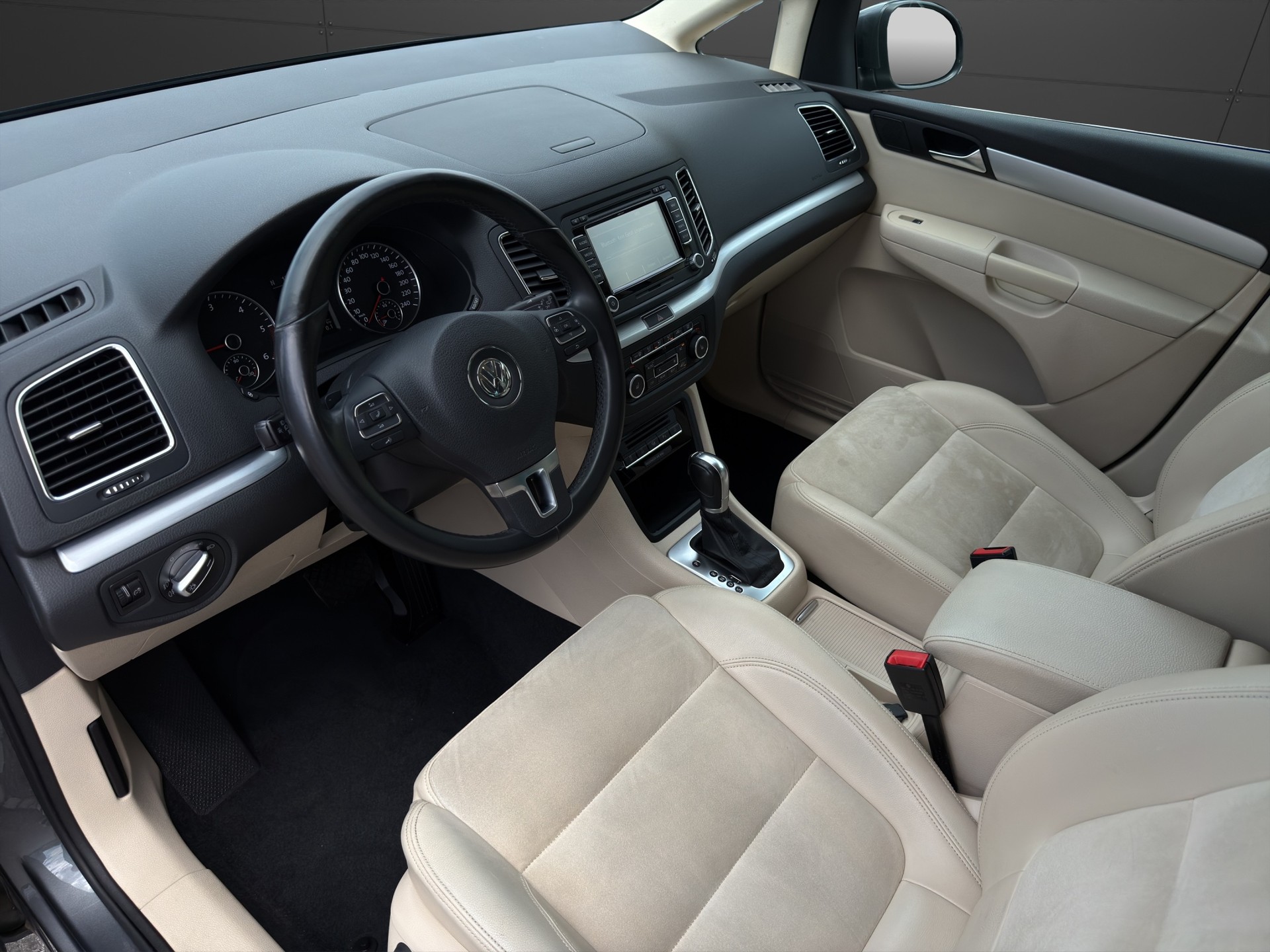 VW Sharan 2.0 TDI BlueMotion Technology Highline DSG-image-9