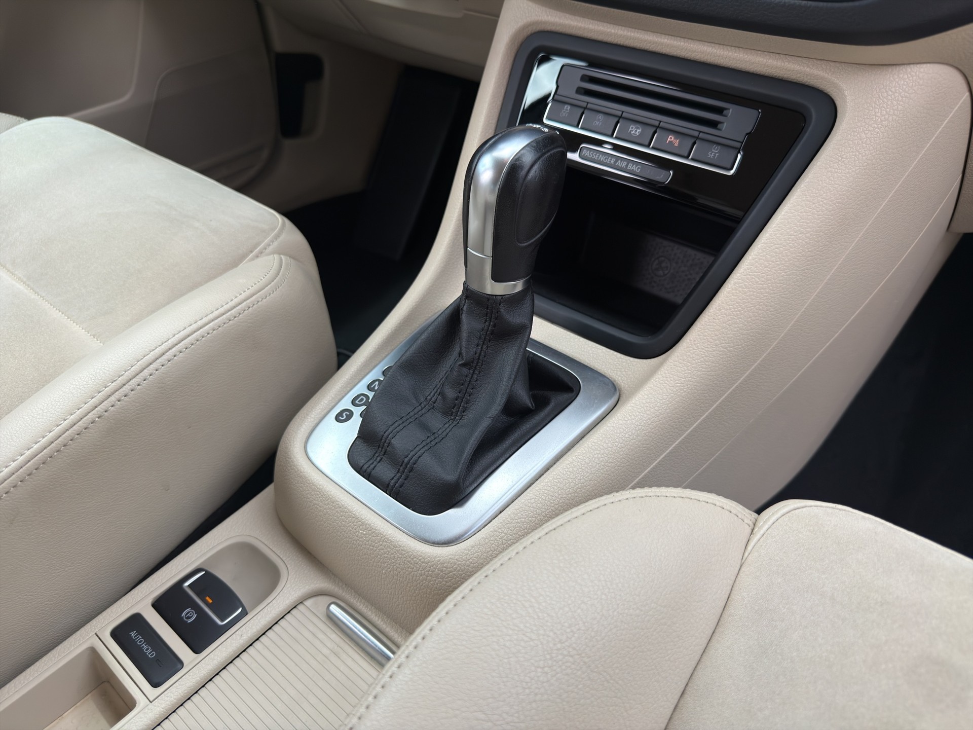 VW Sharan 2.0 TDI BlueMotion Technology Highline DSG-image-17