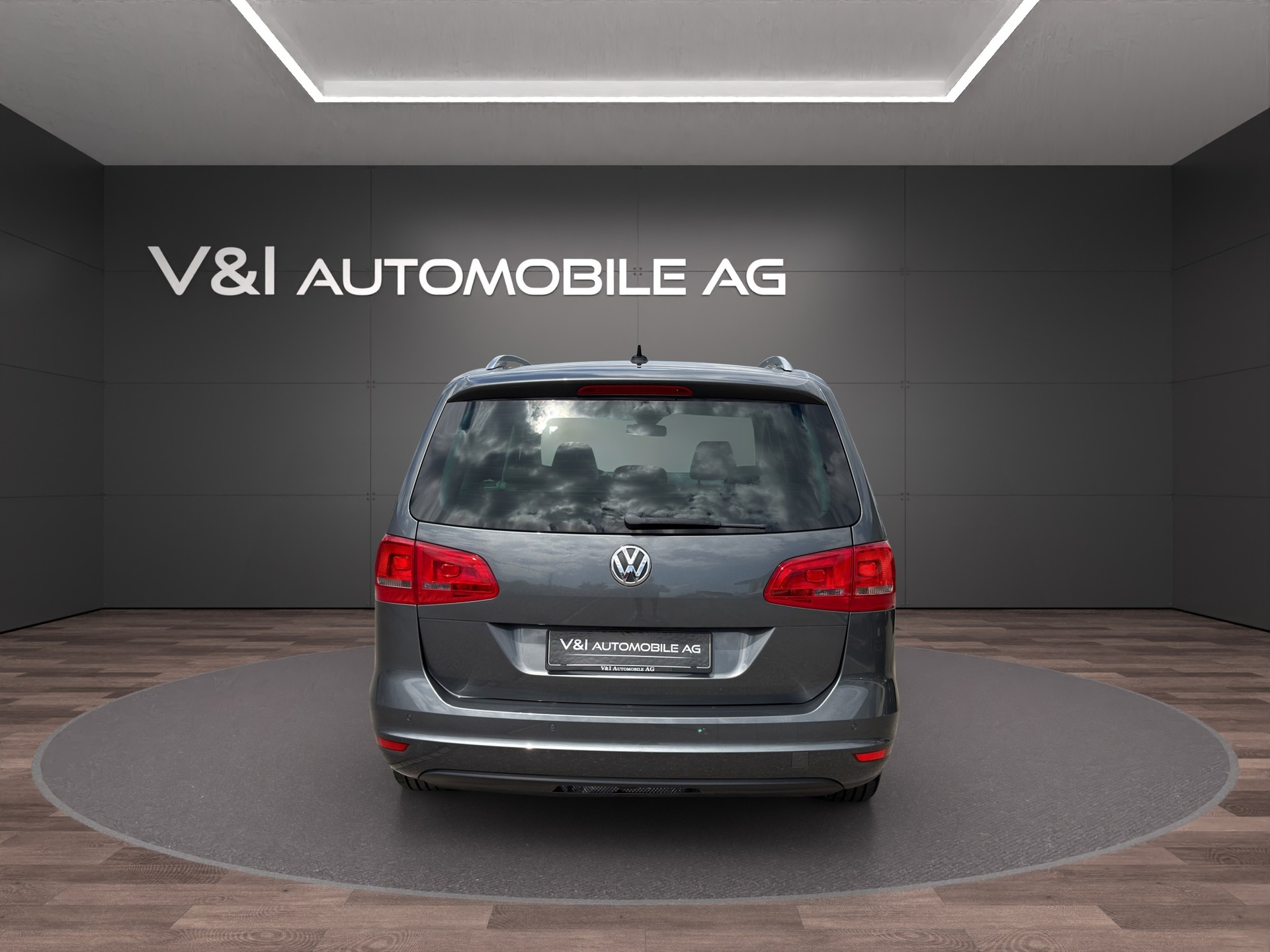 VW Sharan 2.0 TDI BlueMotion Technology Highline DSG-image-5