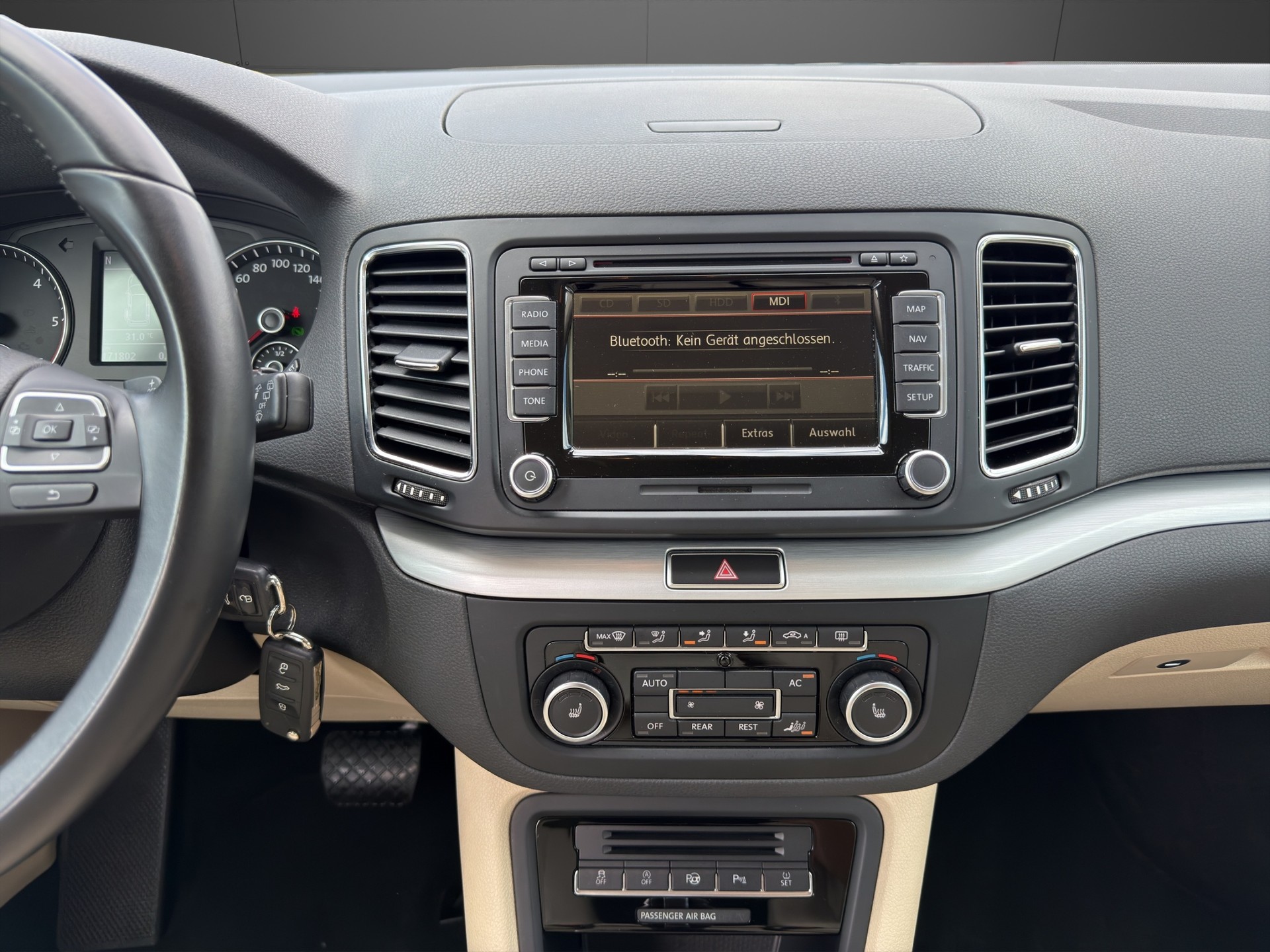 VW Sharan 2.0 TDI BlueMotion Technology Highline DSG-image-11