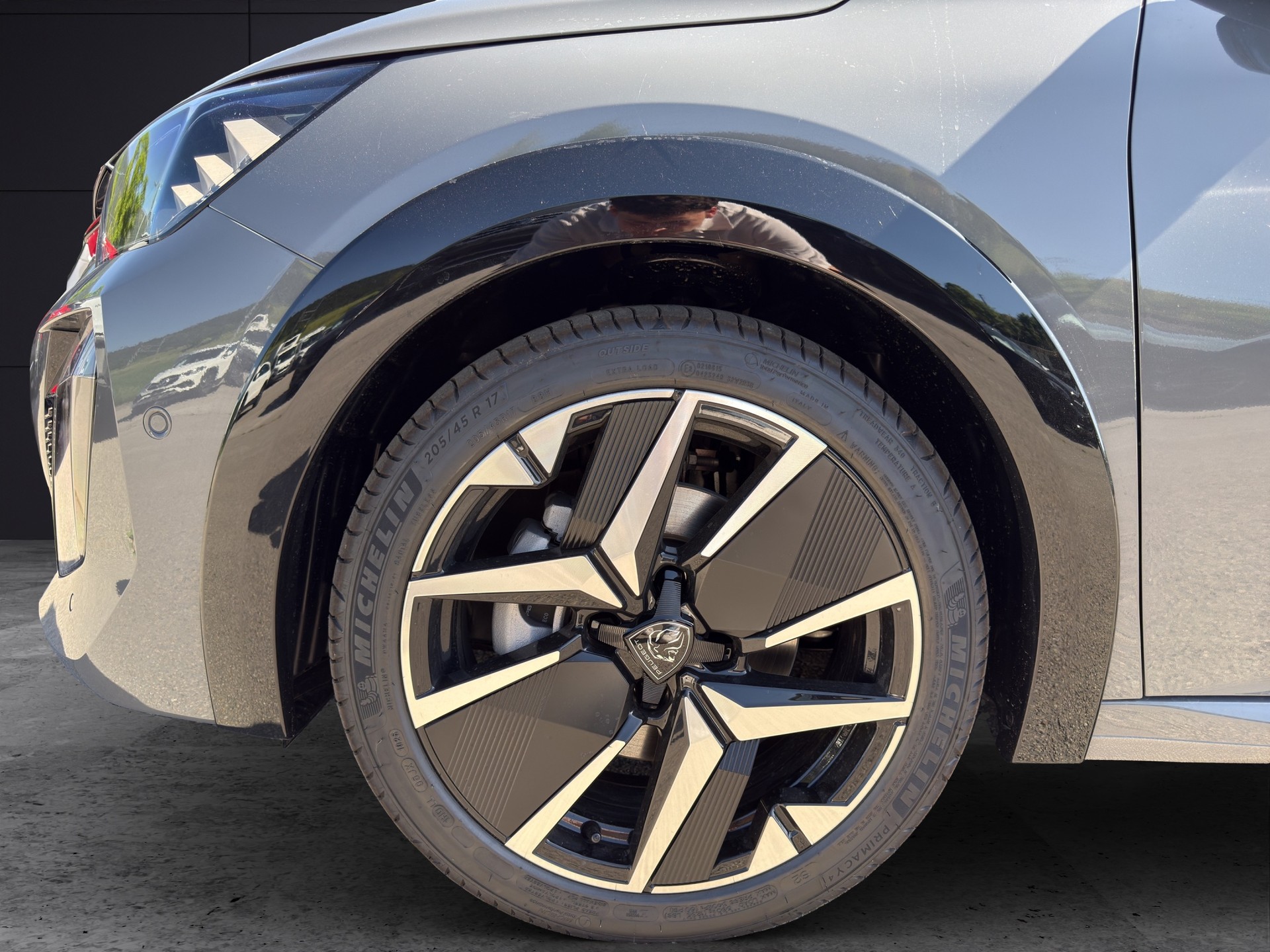 PEUGEOT 208 1.2 MHEV GT-image-4