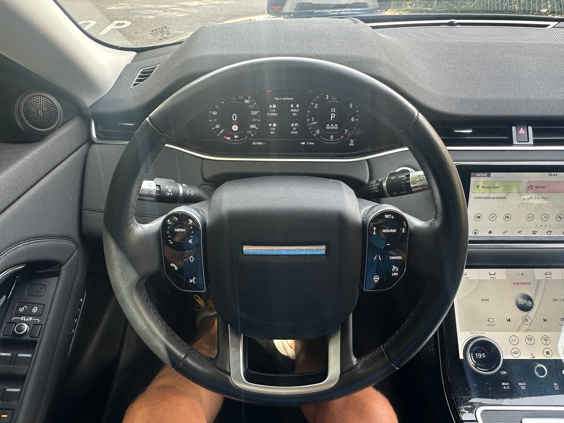 LAND ROVER 2.0 T SE-image-4
