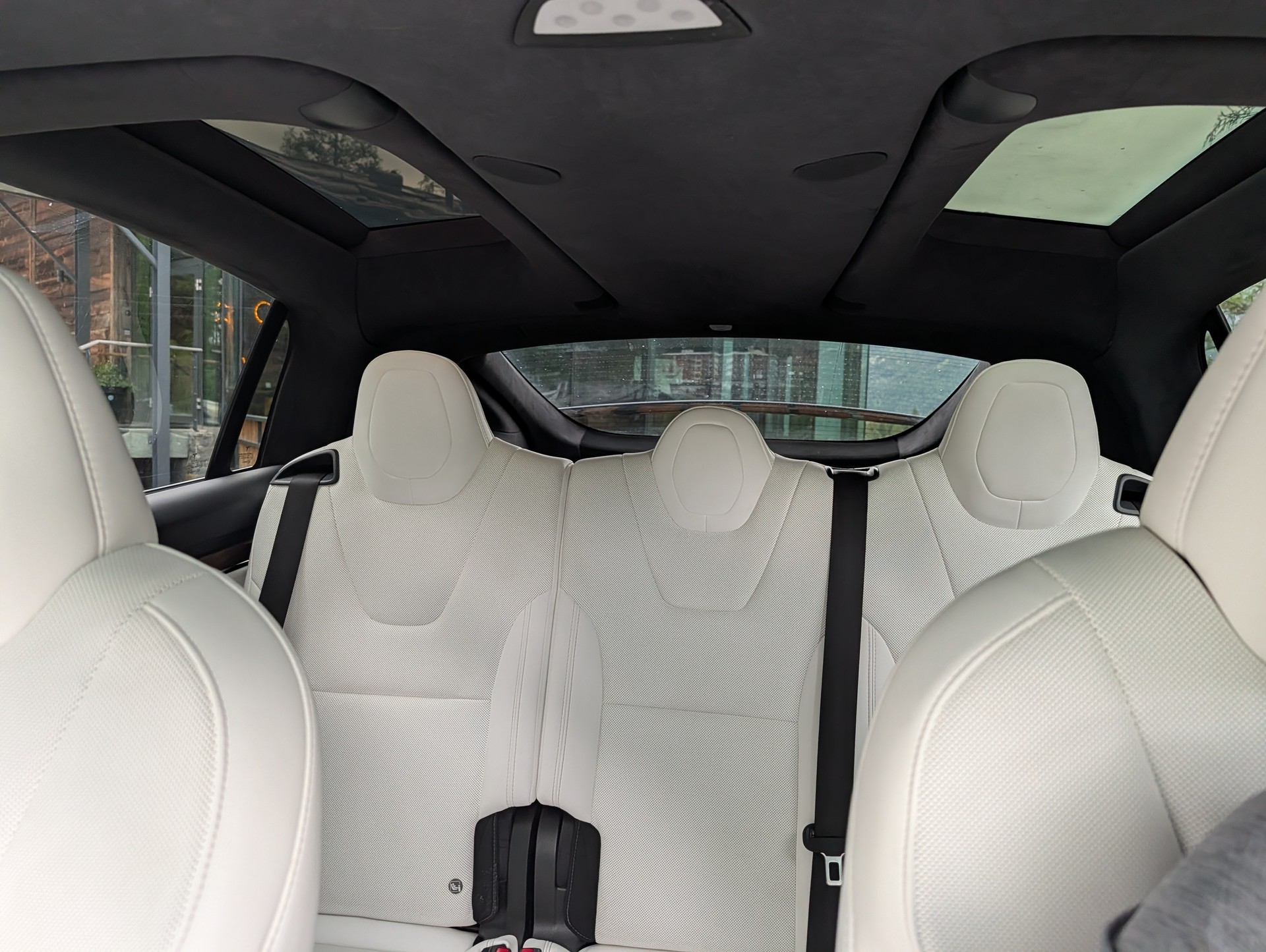 TESLA MODEL X-image-2