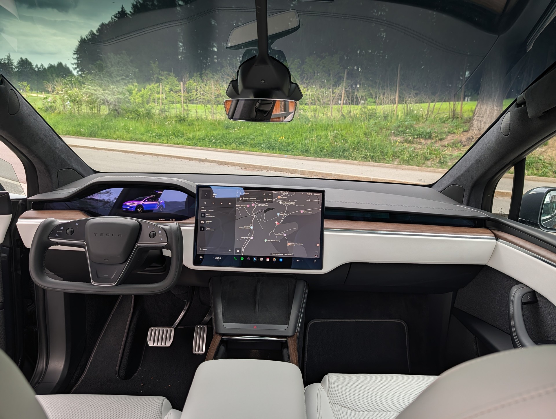 TESLA MODEL X-image-1