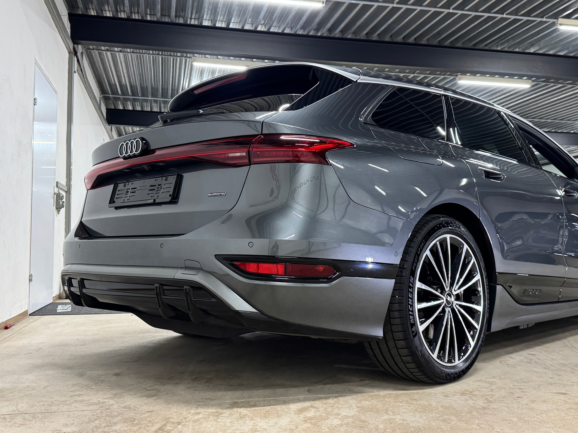 AUDI A6 Avant e-tron S-LINE quattro 428PS // CH-Fahrzeug // Paket Premium experience-image-5