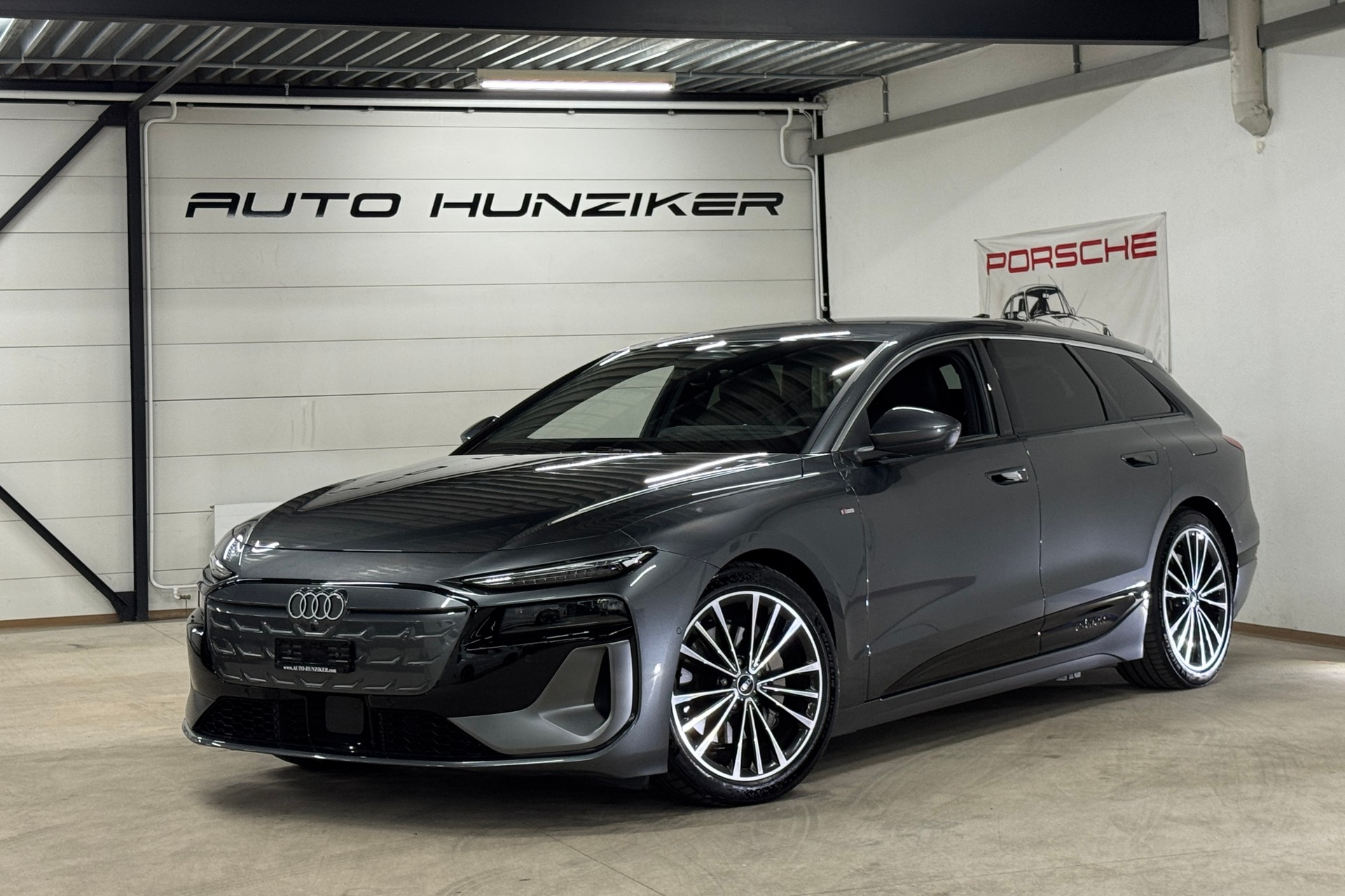 AUDI A6 Avant e-tron S-LINE quattro 428PS // CH-Fahrzeug // Paket Premium experience-image-0