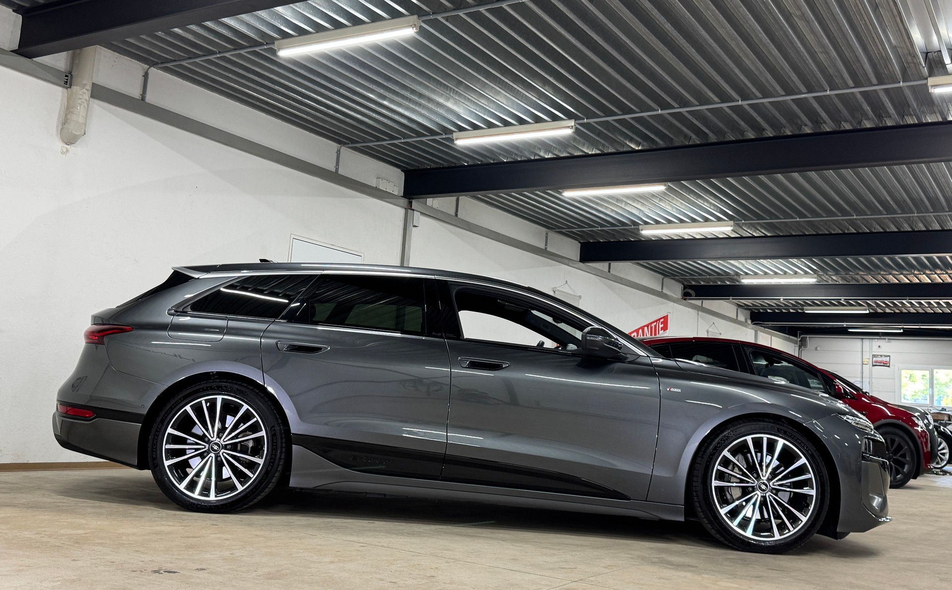 AUDI A6 Avant e-tron S-LINE quattro 428PS // CH-Fahrzeug // Paket Premium experience-image-3