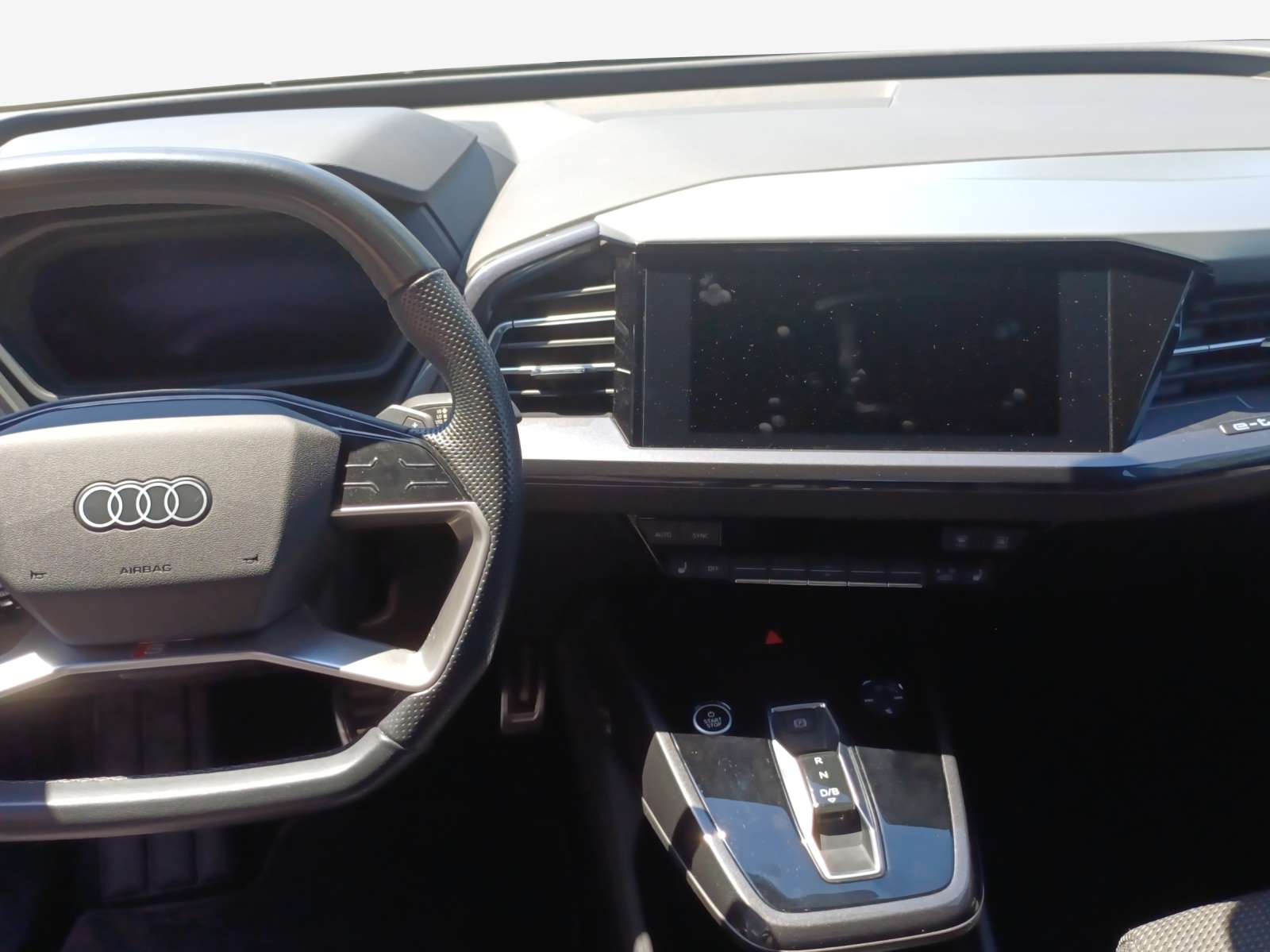 AUDI Q4 e-tron 40-image-9