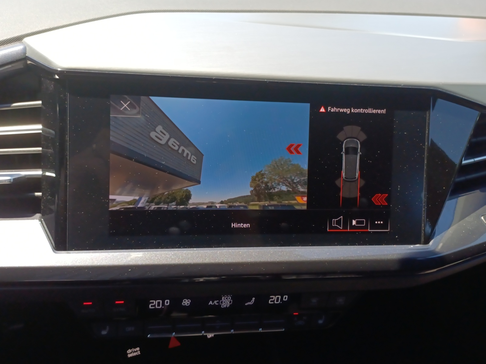 AUDI Q4 e-tron 40-image-16