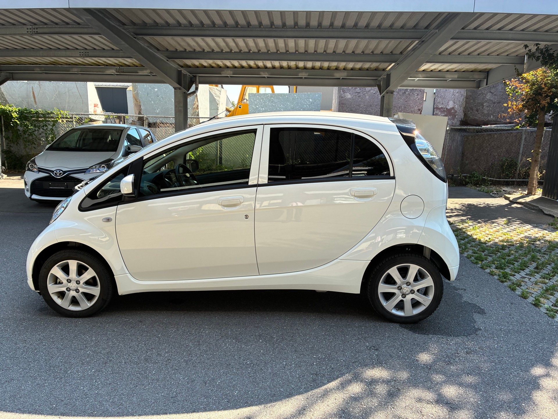 MITSUBISHI i MiEV Style-image-3