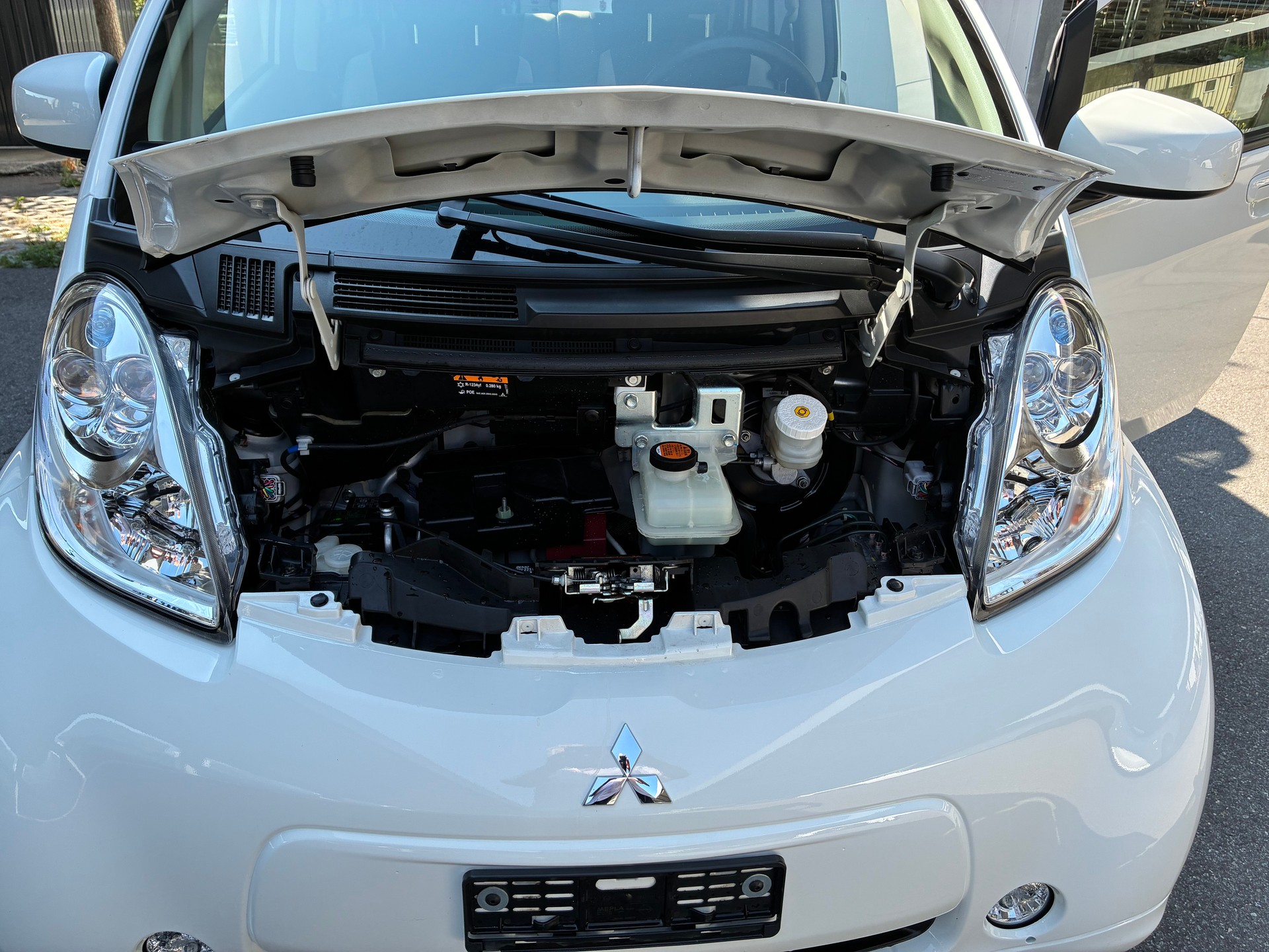 MITSUBISHI i MiEV Style-image-8