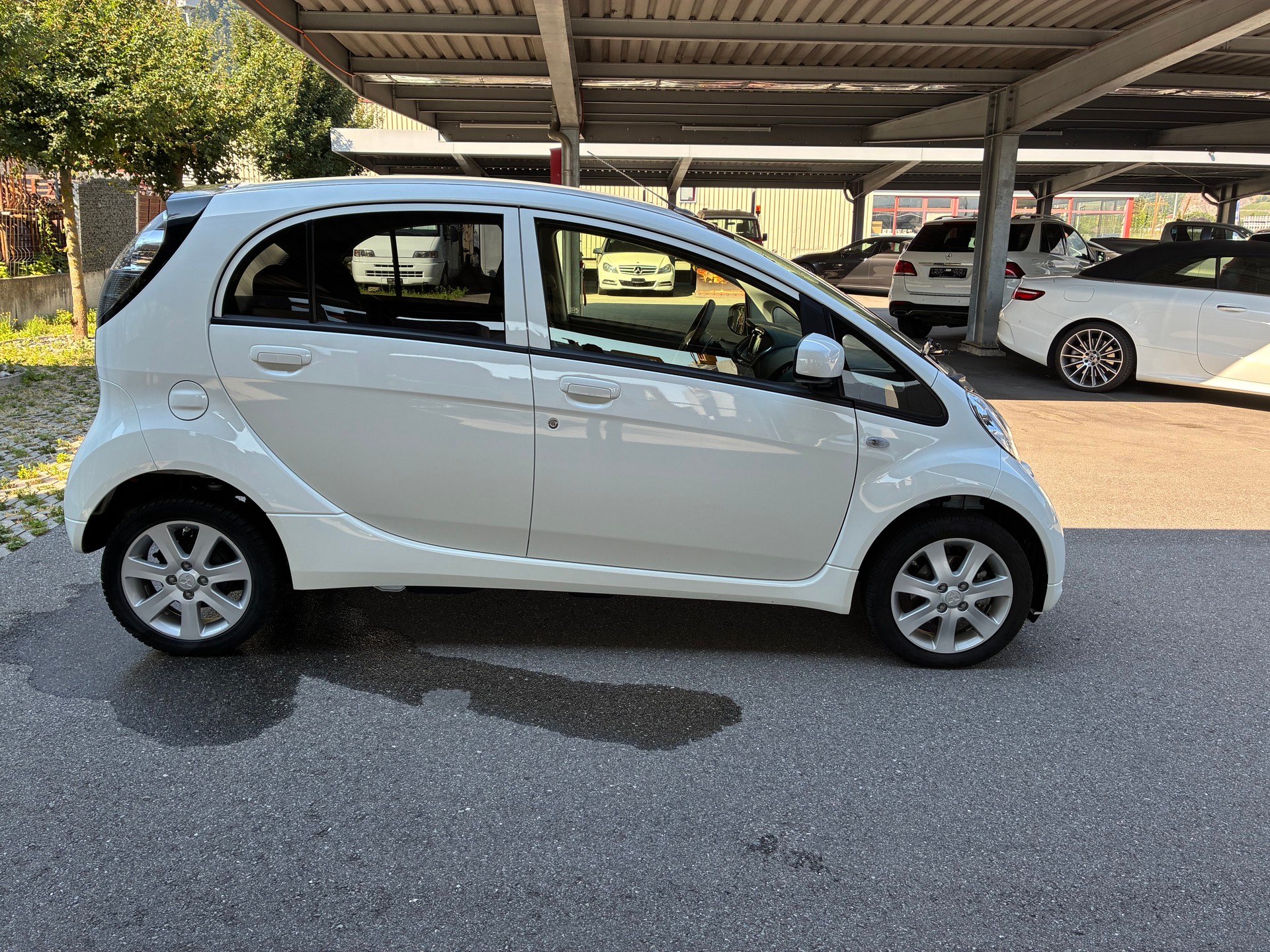 MITSUBISHI i MiEV Style-image-1