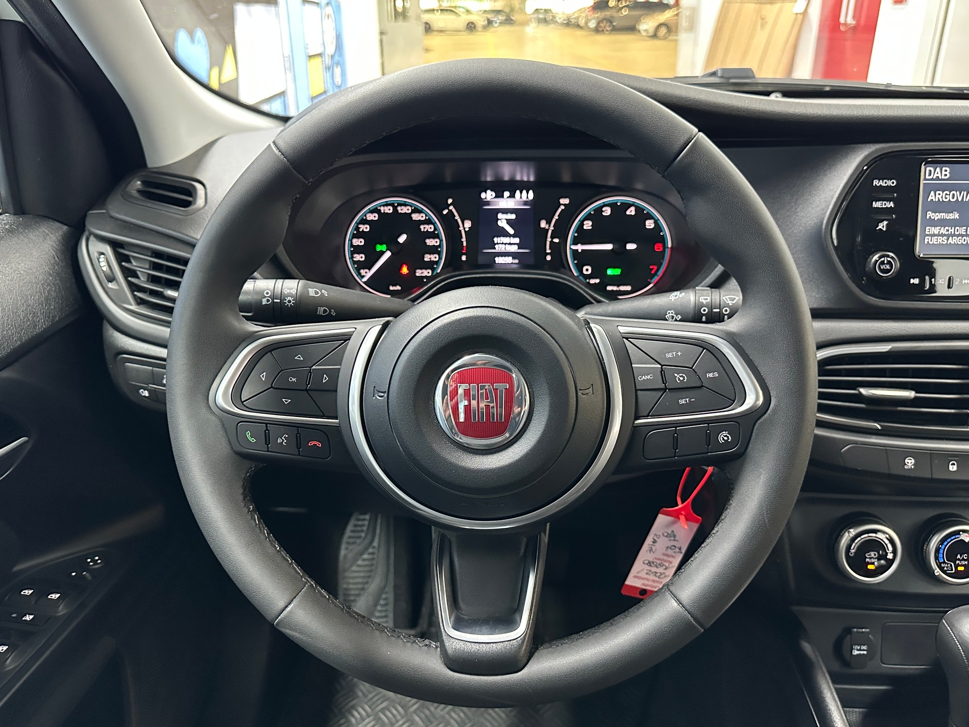FIAT Tipo 1.5 Hybrid Station Wagon Cult-image-10