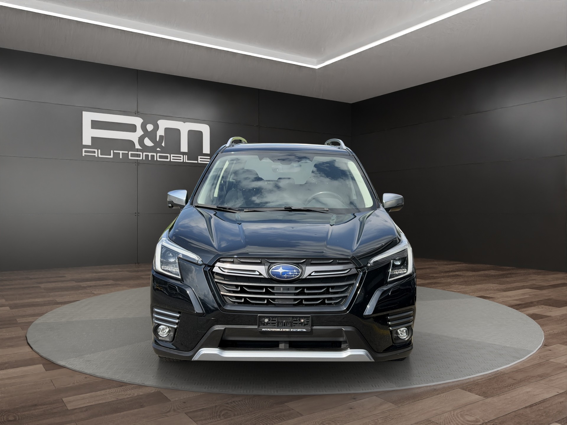 SUBARU Forester 2.0i e-Boxer Swiss Plus Lineartronic-image-1