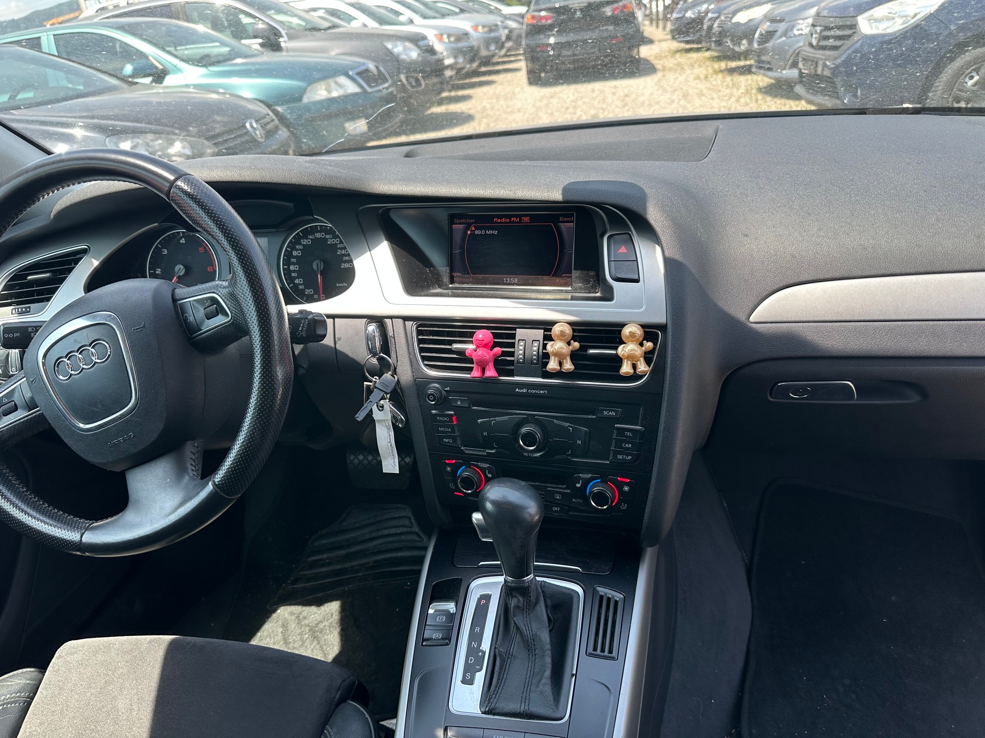 AUDI A4 Avant 2.0 TDI multitronic-image-5