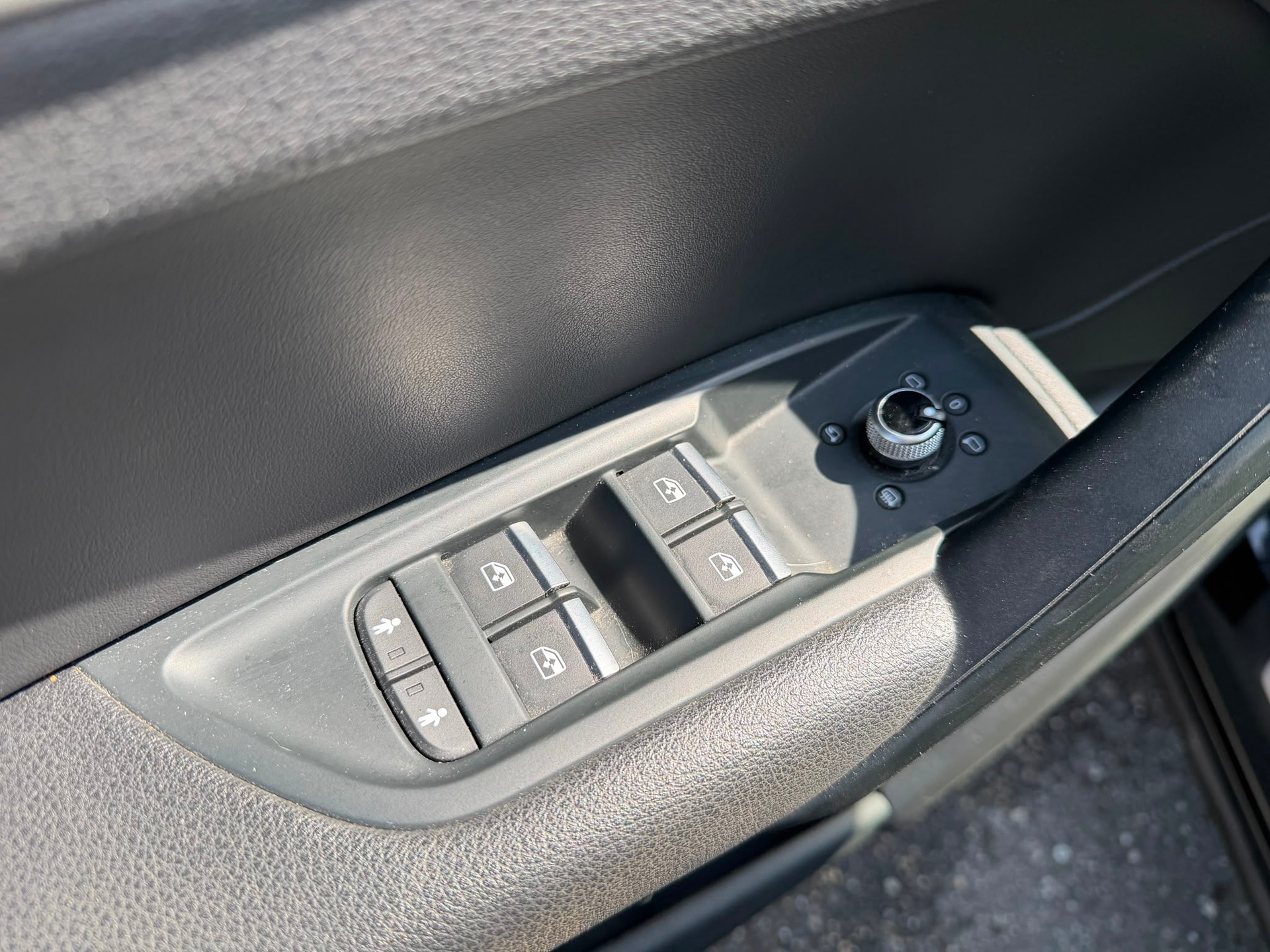 AUDI Q5 2.0 TFSI sport quattro S-tronic-image-12