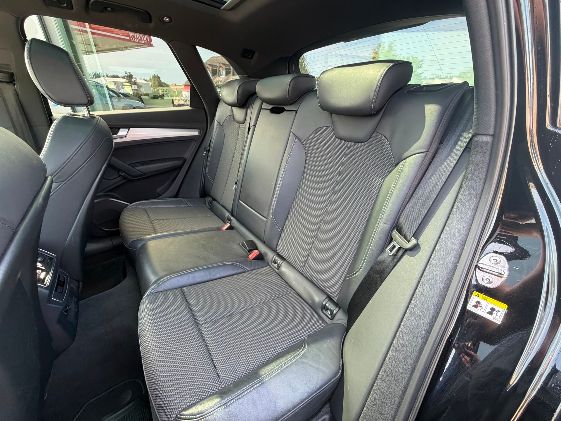 AUDI Q5 2.0 TFSI sport quattro S-tronic-image-23