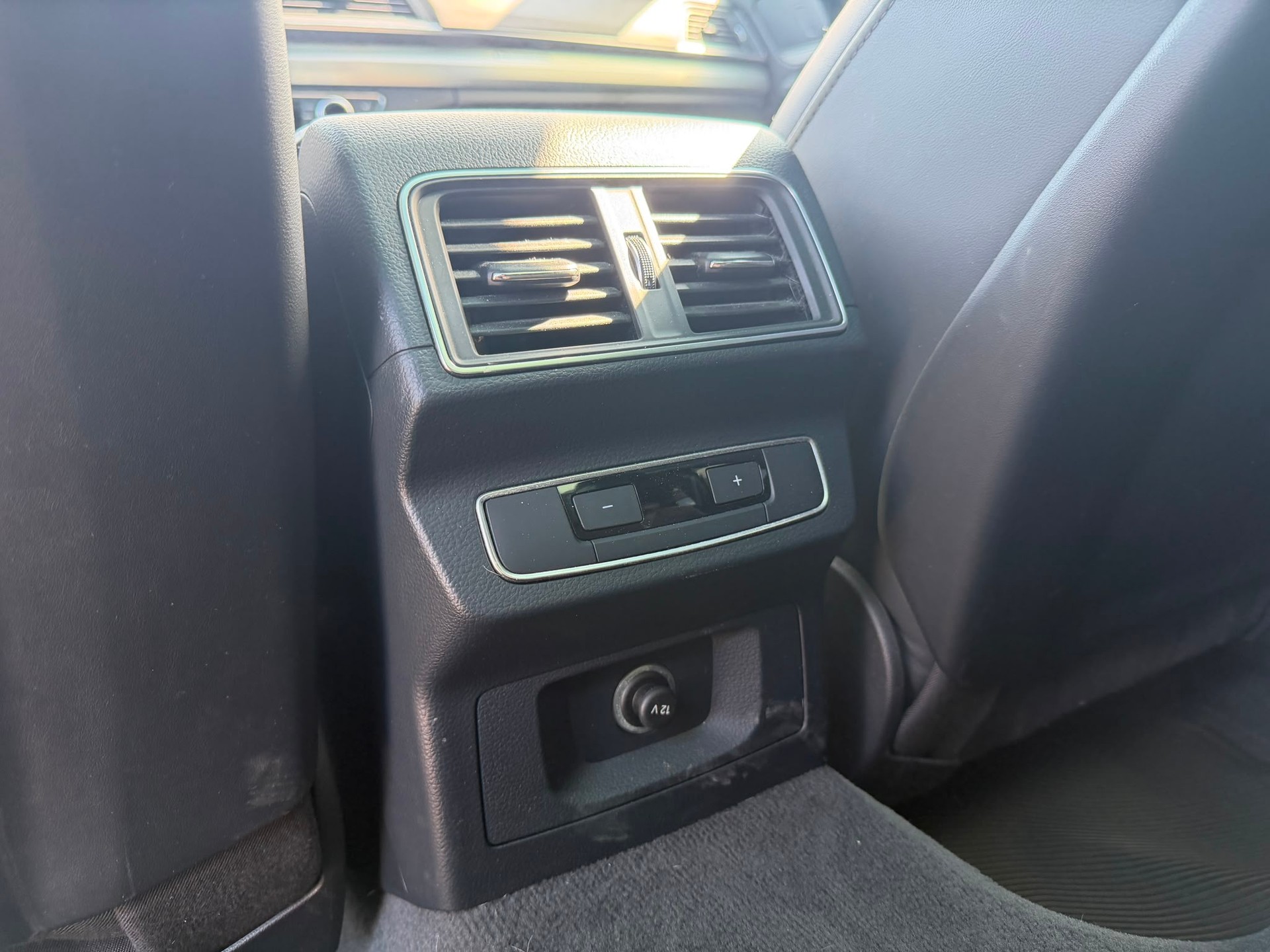 AUDI Q5 2.0 TFSI sport quattro S-tronic-image-25