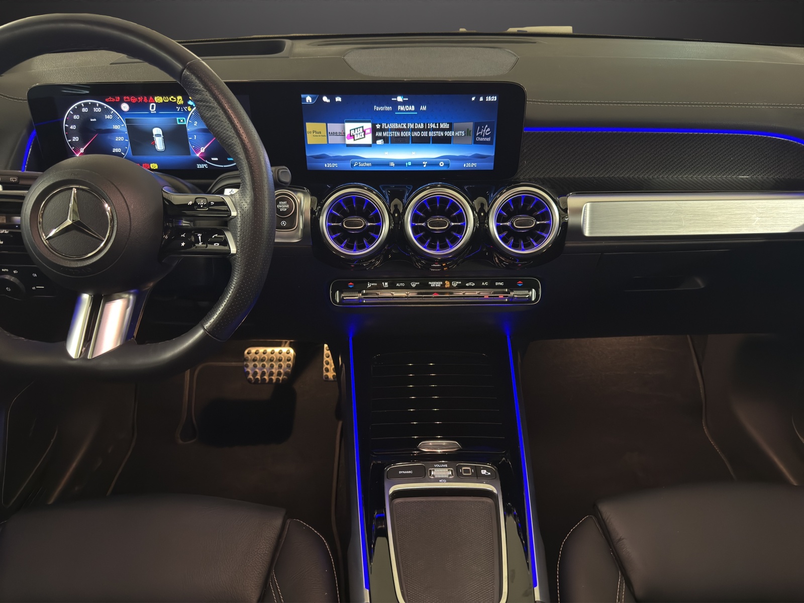 MERCEDES-BENZ GLB 250 4Matic 8G-Tronic-image-14