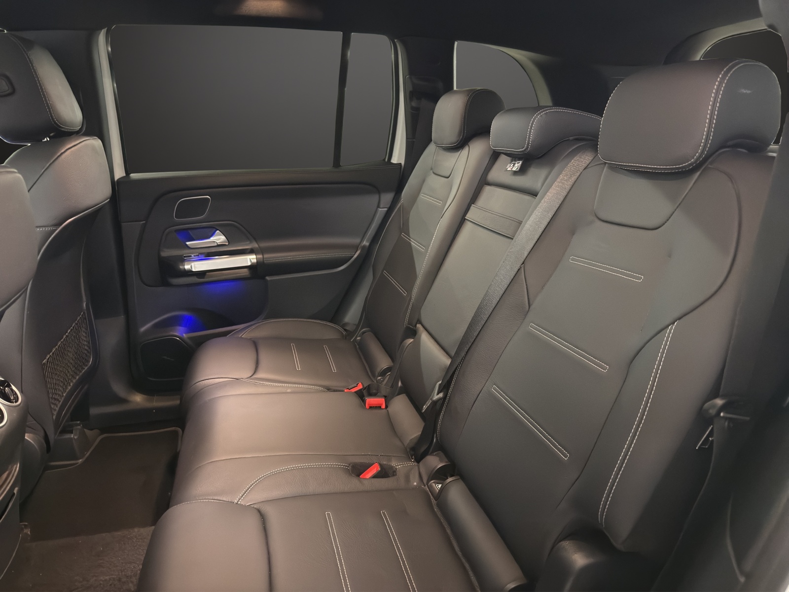 MERCEDES-BENZ GLB 250 4Matic 8G-Tronic-image-15