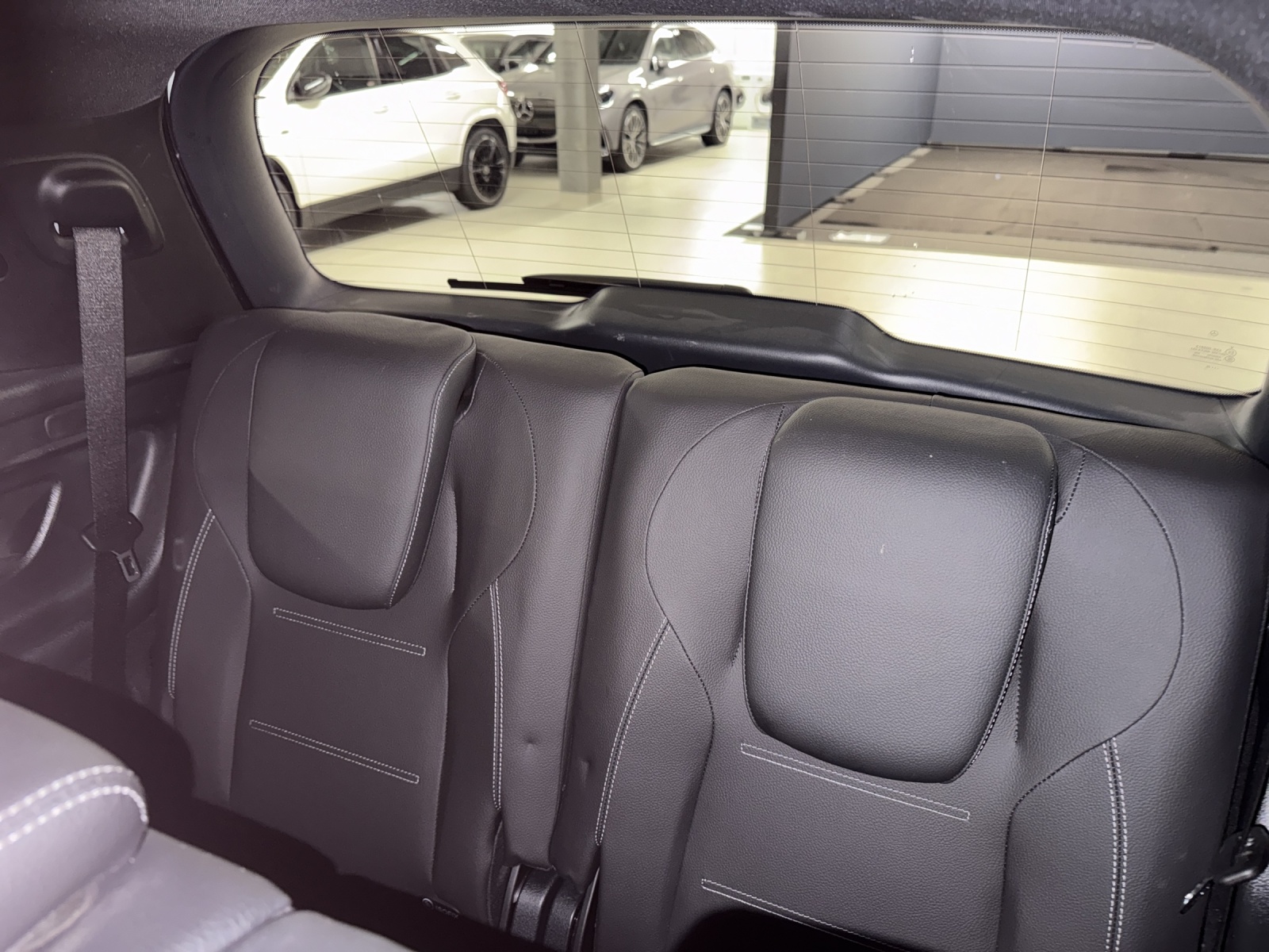MERCEDES-BENZ GLB 250 4Matic 8G-Tronic-image-17