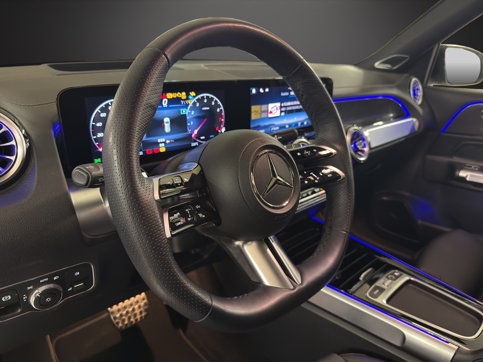 MERCEDES-BENZ GLB 250 4Matic 8G-Tronic-image-13