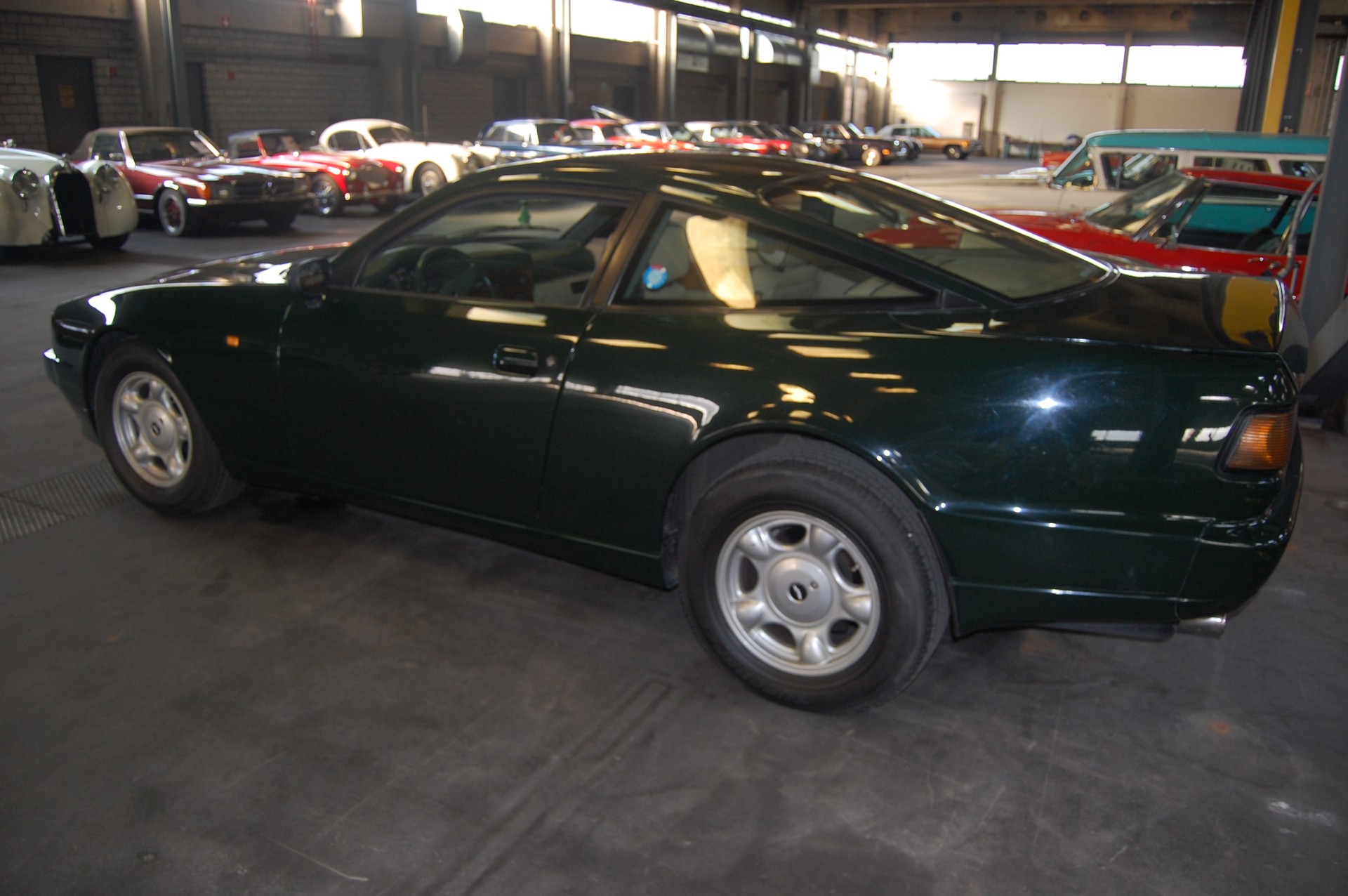 ASTON MARTIN Virage-image-2