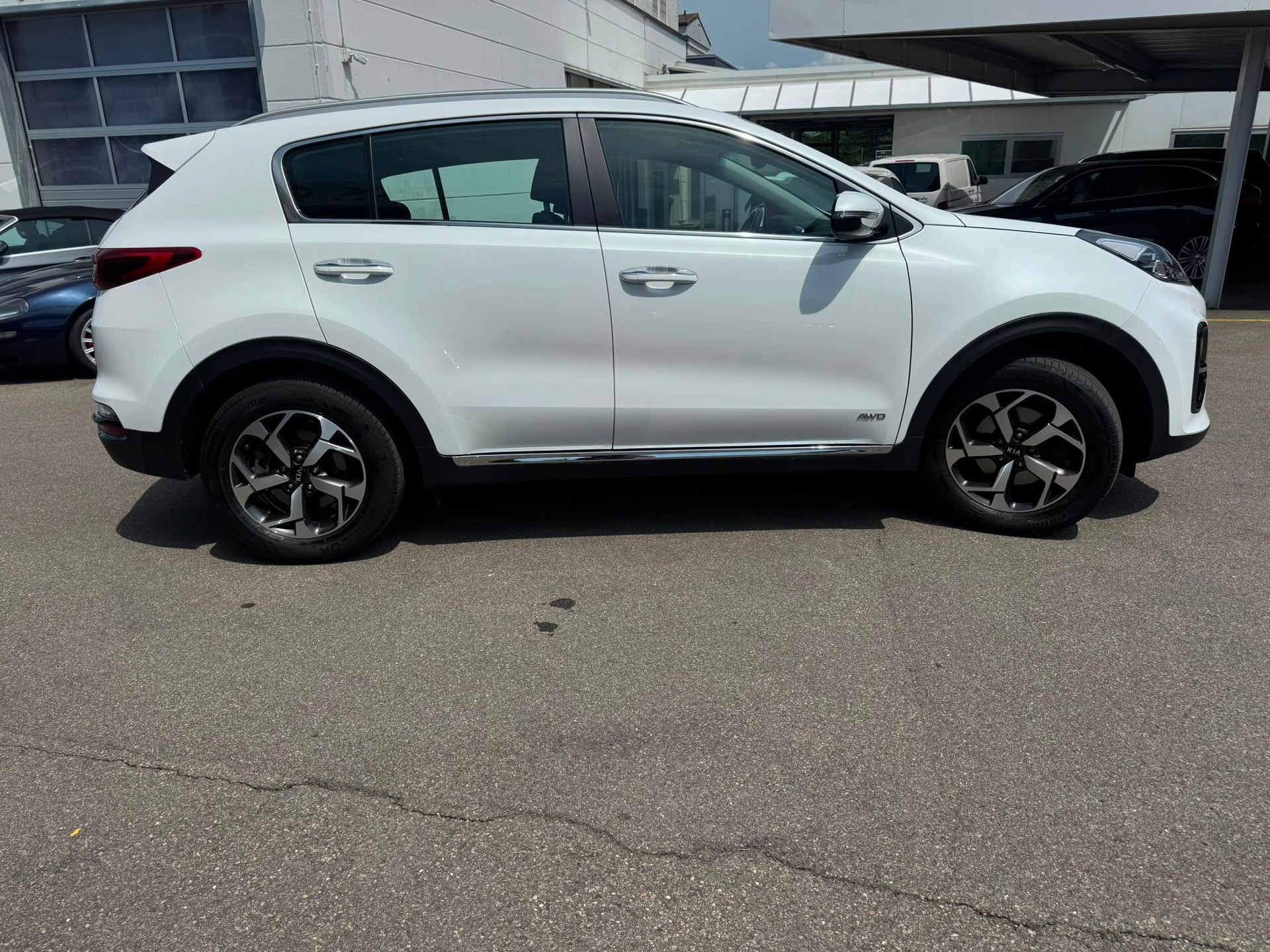 KIA Sportage 1.6 T-GDi 4WD Automat-image-4