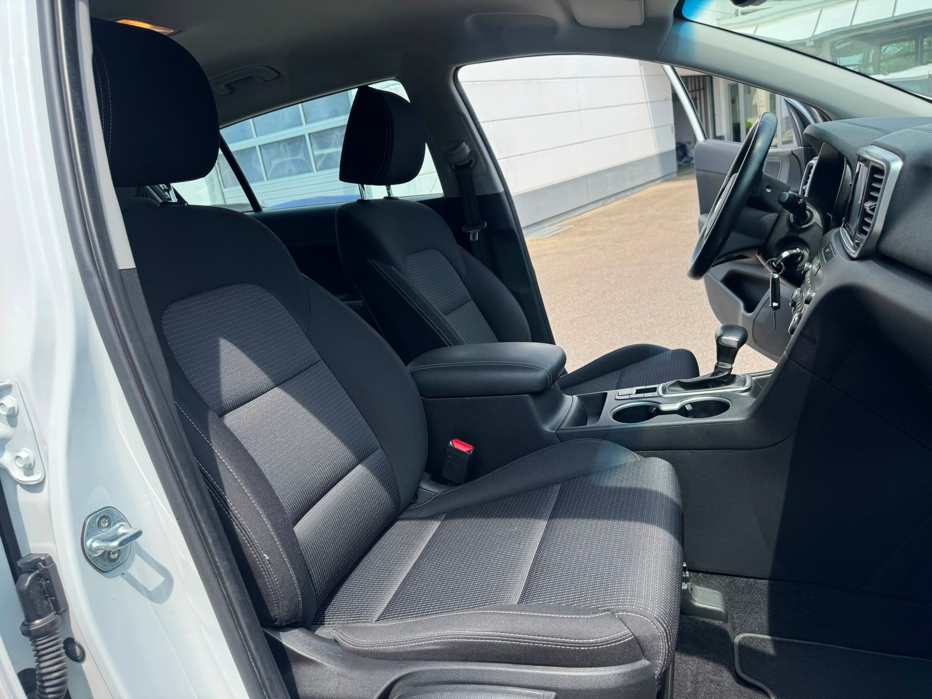 KIA Sportage 1.6 T-GDi 4WD Automat-image-14