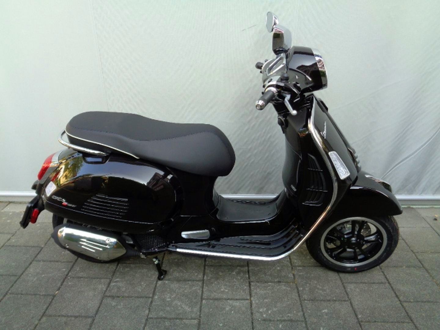 PIAGGIO VESPA GTS 125 E5 MY26-showroom-element-3