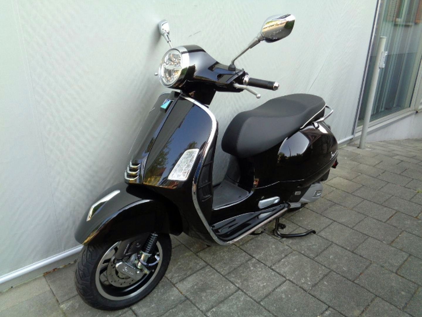 PIAGGIO VESPA GTS 125 E5 MY26-showroom-element-1
