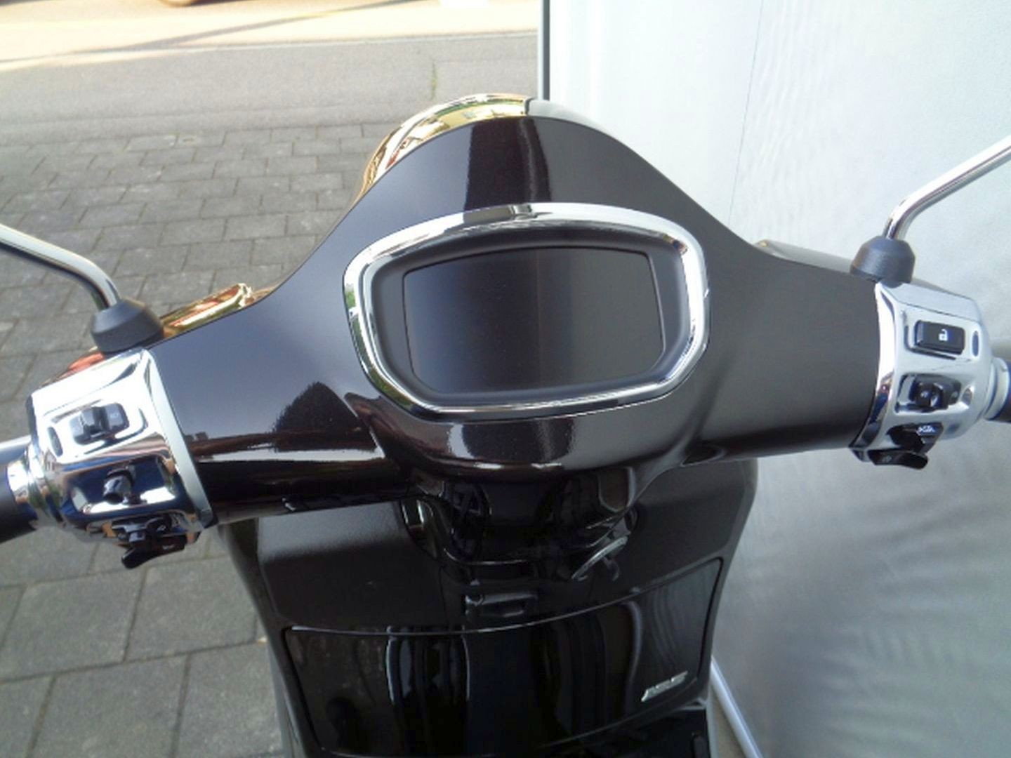PIAGGIO VESPA GTS 125 E5 MY26-image-7