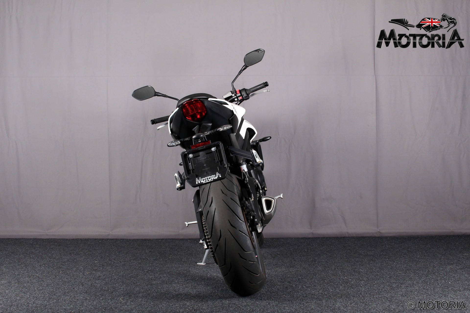 TRIUMPH Street Triple R 765-showroom-element-3