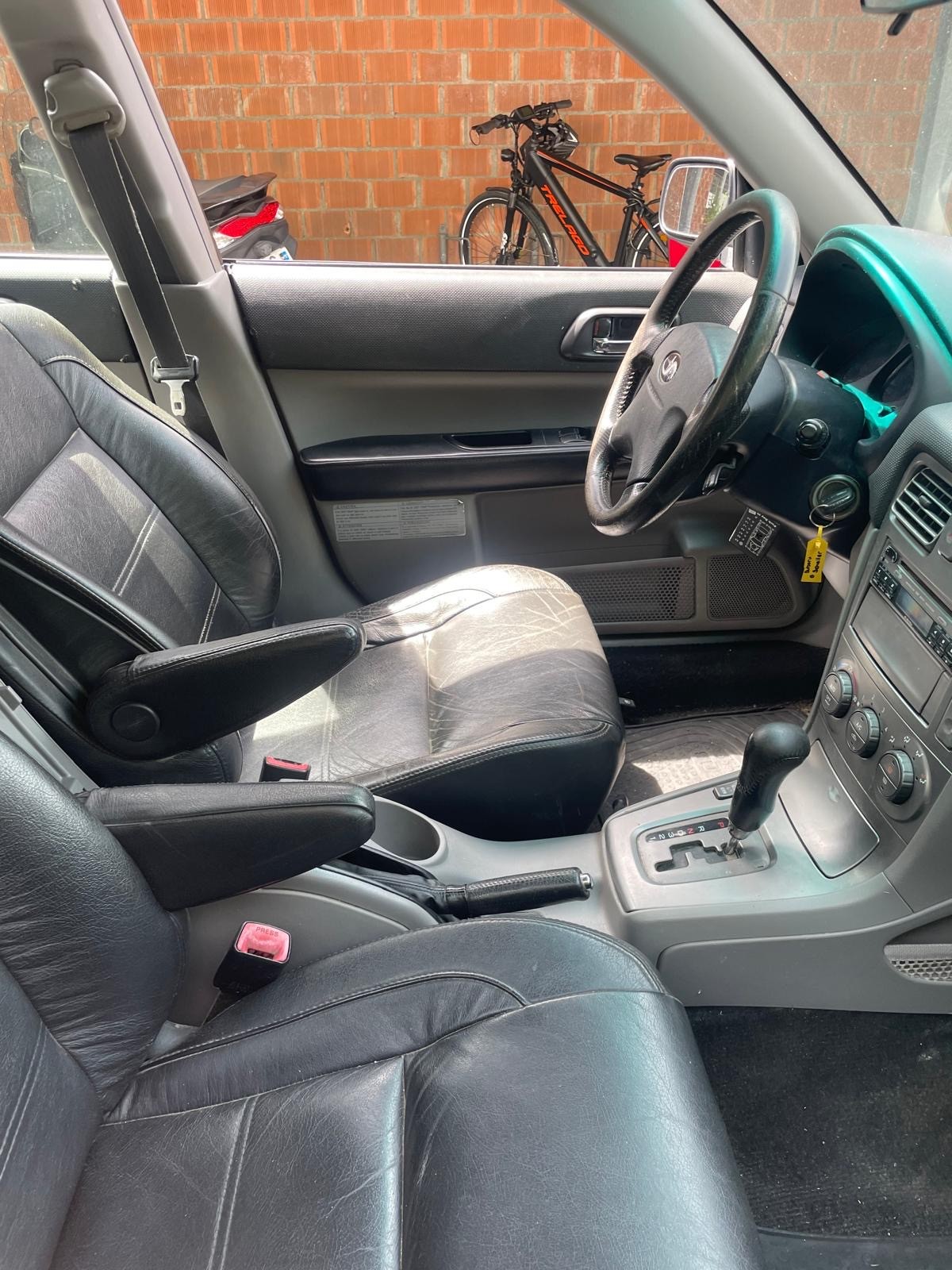 SUBARU Forester 2.0XT Automatic-image-4