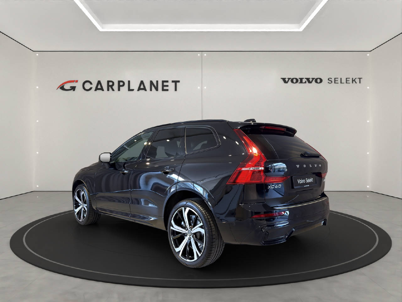 VOLVO XC60 2.0 B5 MH Ultimate Dark AWD-image-2
