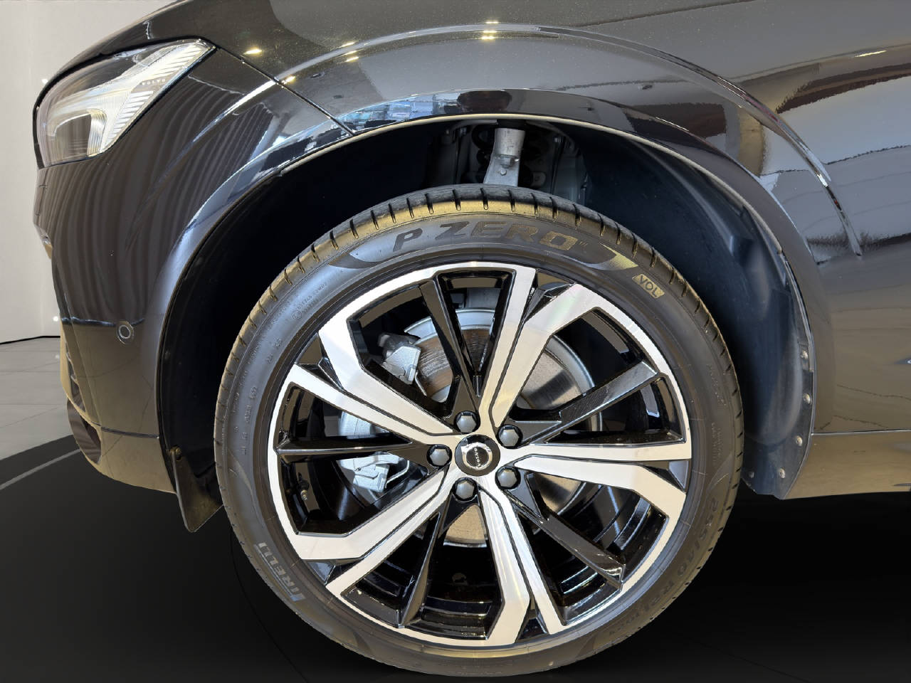 VOLVO XC60 2.0 B5 MH Ultimate Dark AWD-image-13