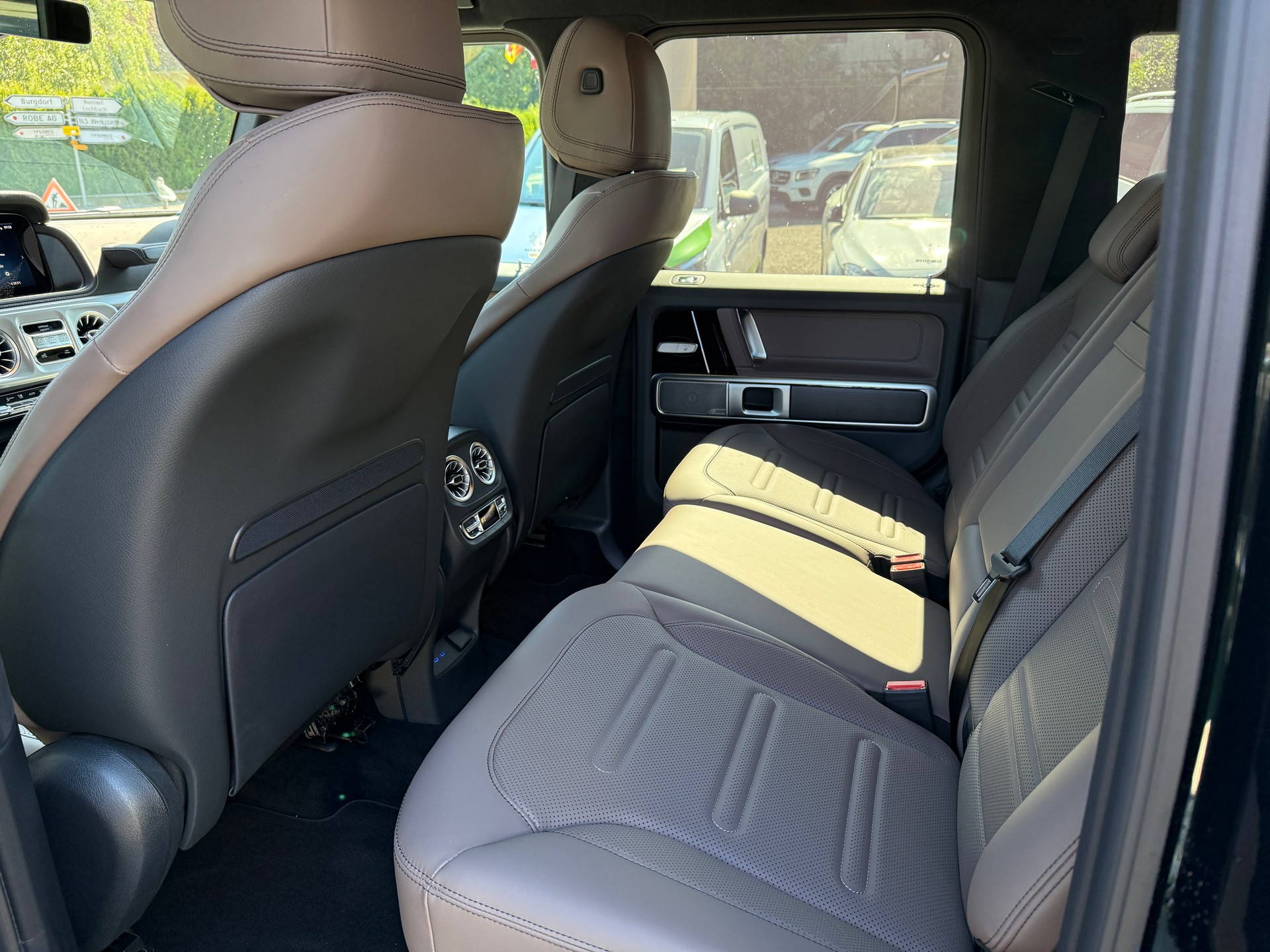 MERCEDES-BENZ G 450 d AMG Line-image-5