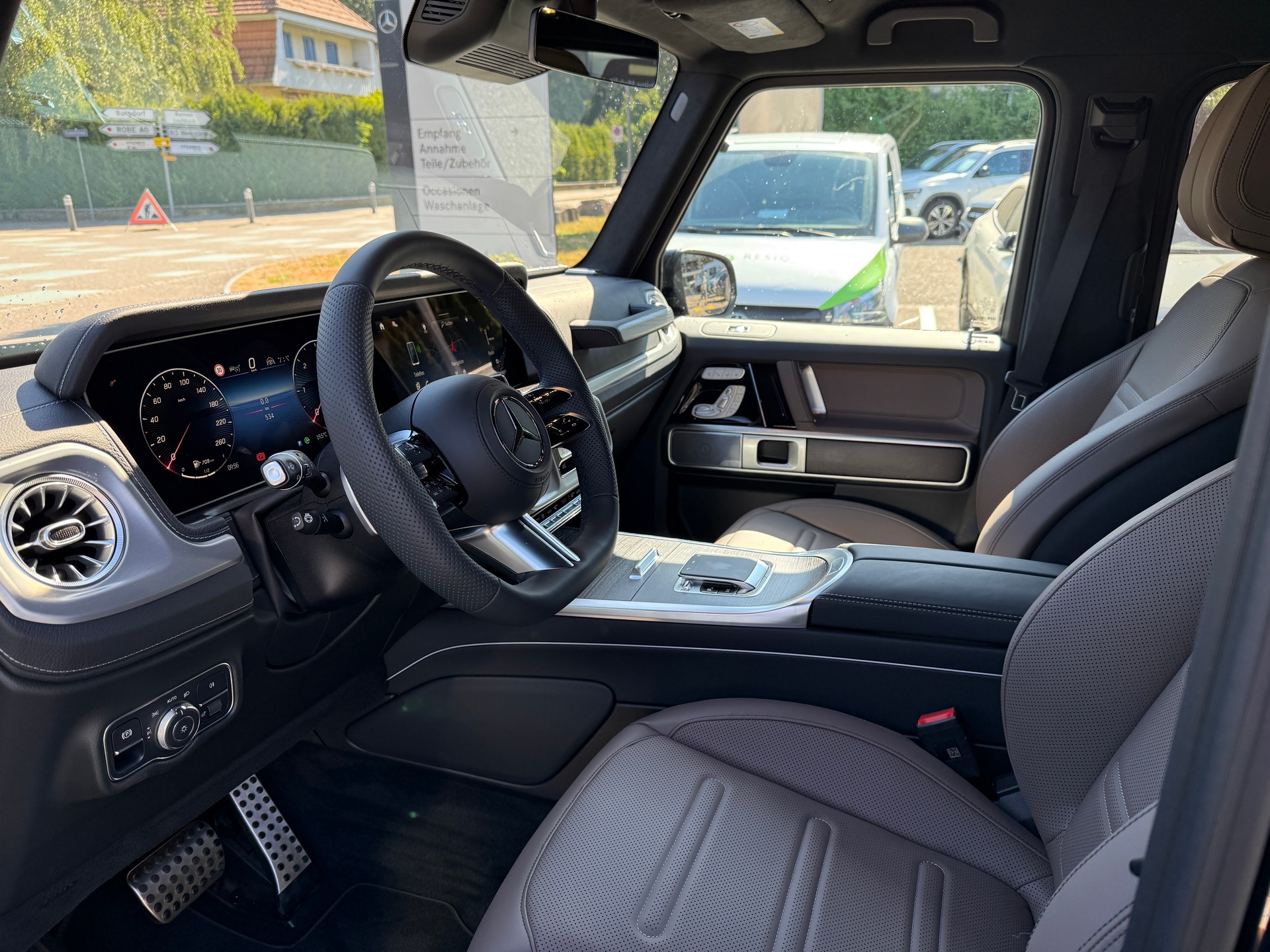MERCEDES-BENZ G 450 d AMG Line-image-3