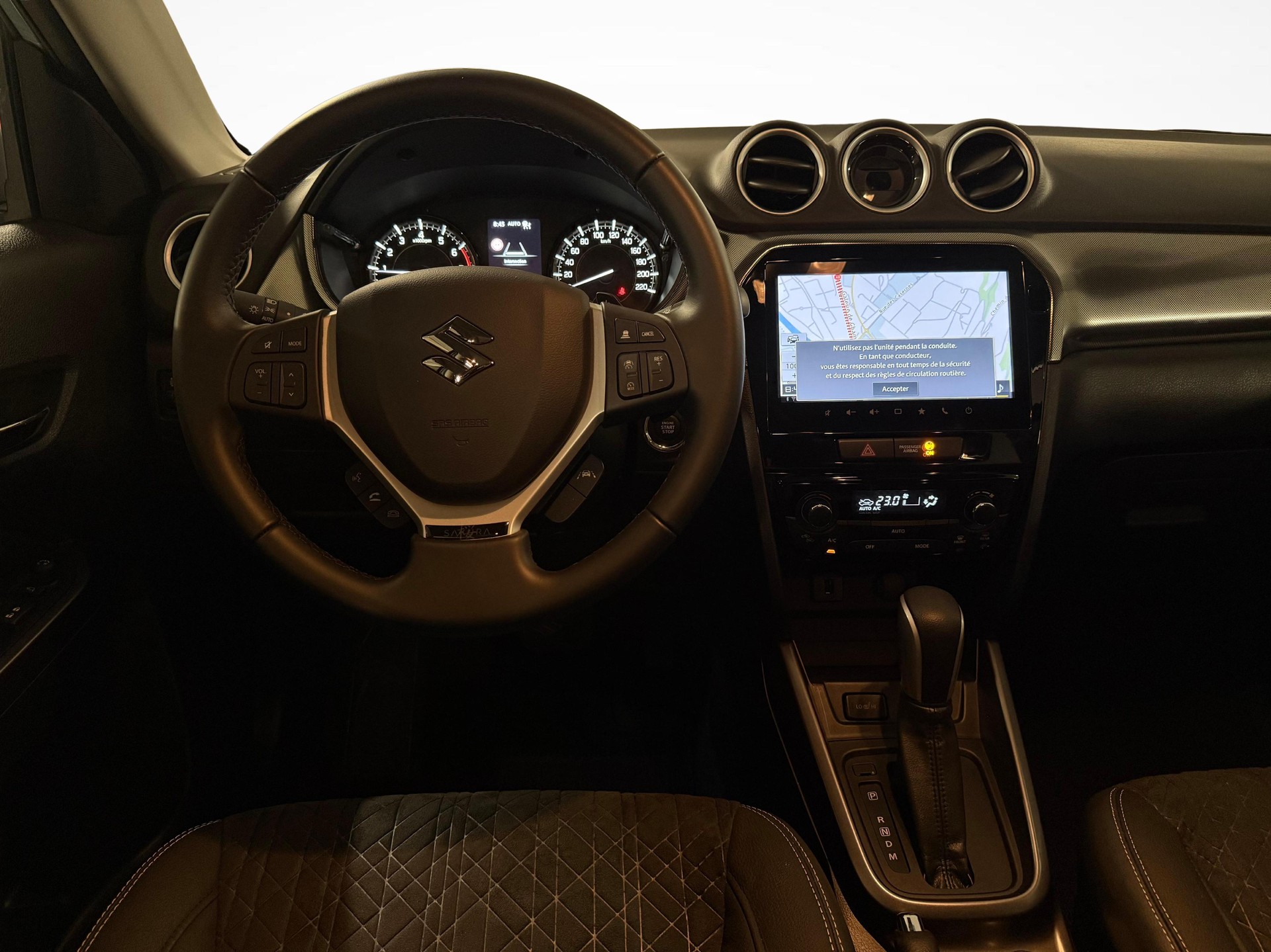SUZUKI Vitara 1.4 T Sakura Top Hybrid 4x4-image-12