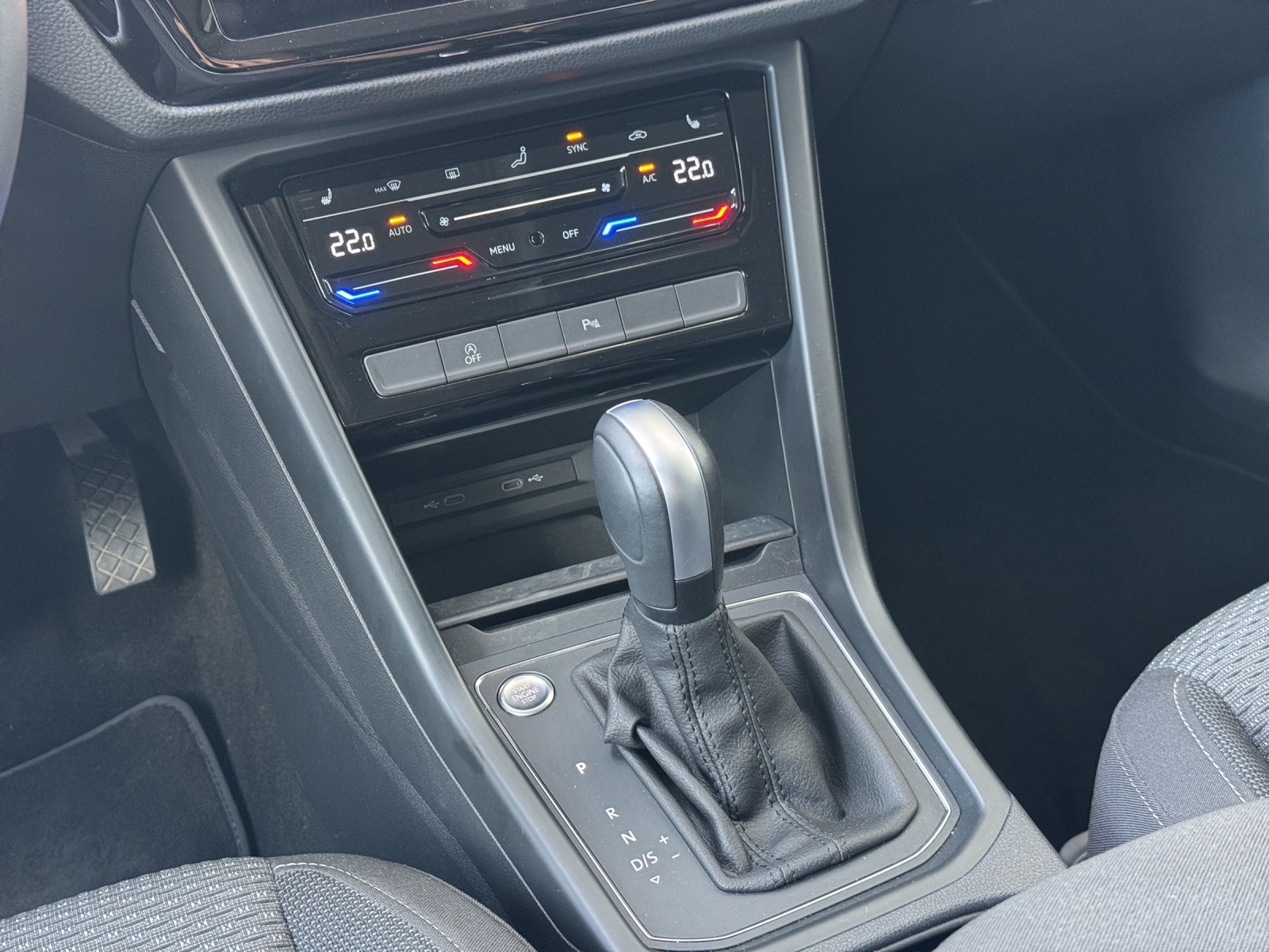VW Touran 1.5 TSI Comfortline DSG-image-11