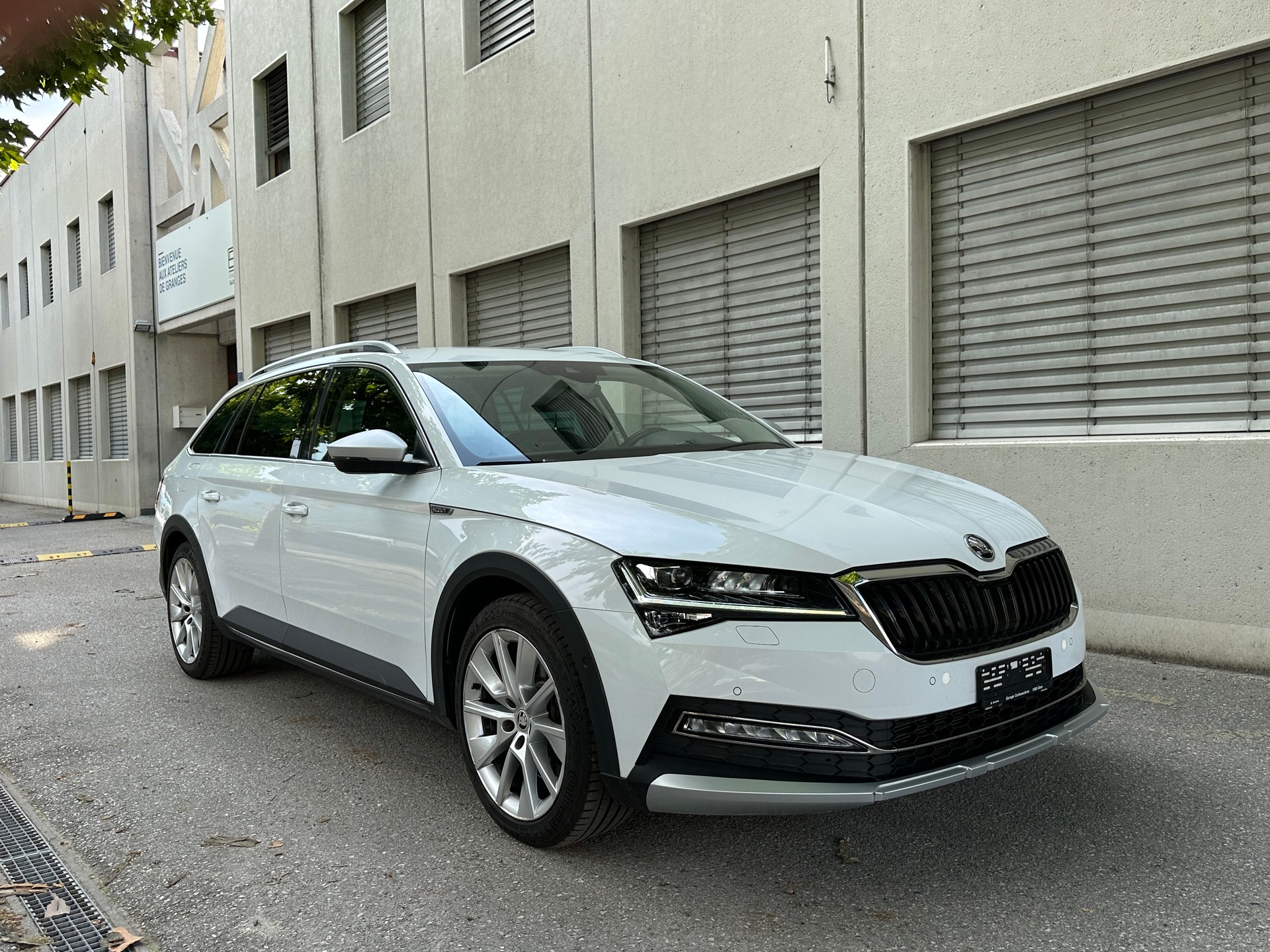 SKODA Superb 2.0 TSI Scout 4x4 DSG-image-1