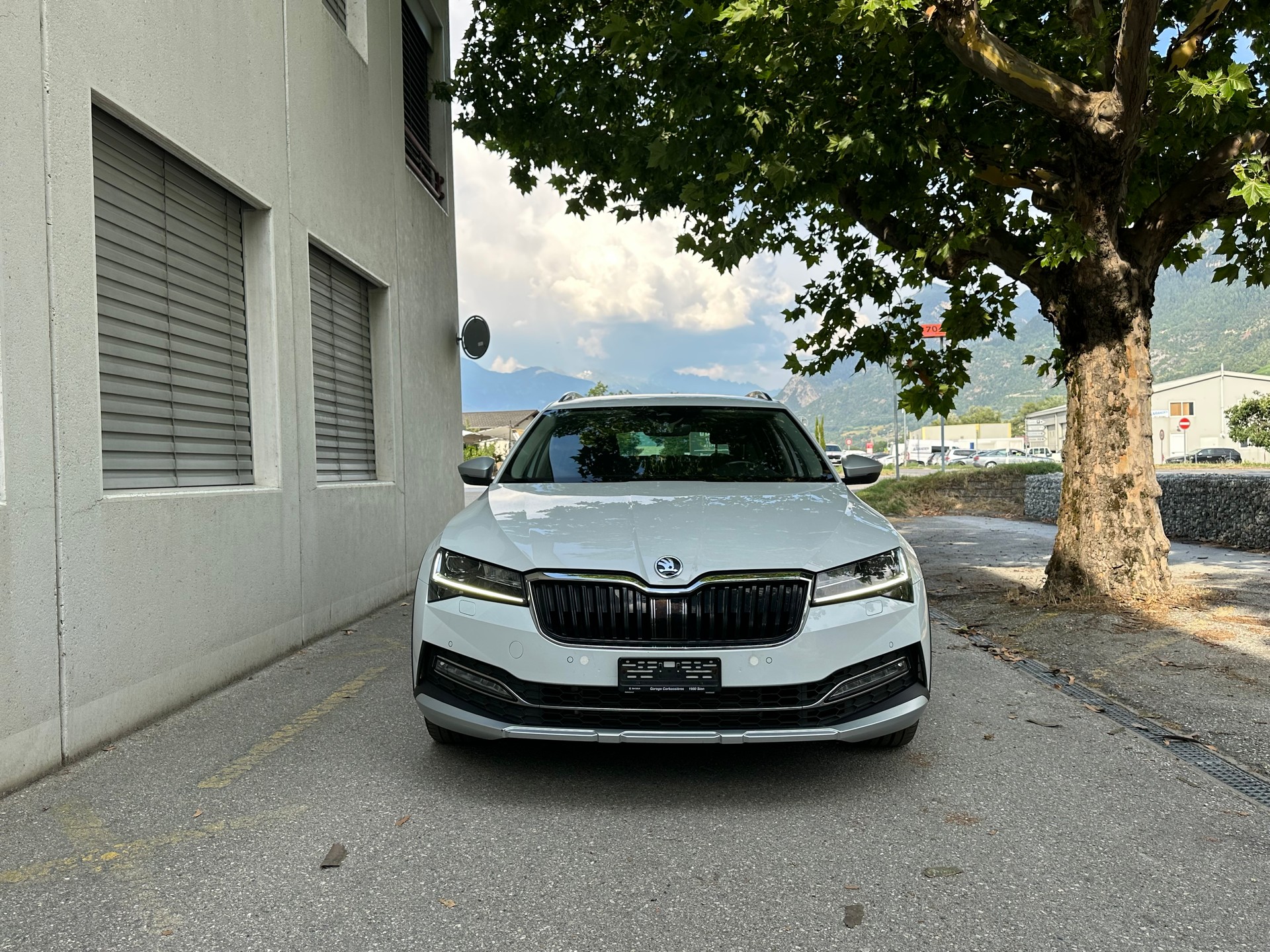 SKODA Superb 2.0 TSI Scout 4x4 DSG-image-2