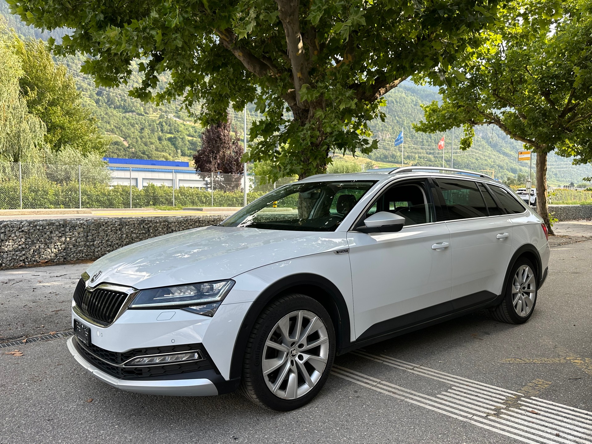 SKODA Superb 2.0 TSI Scout 4x4 DSG