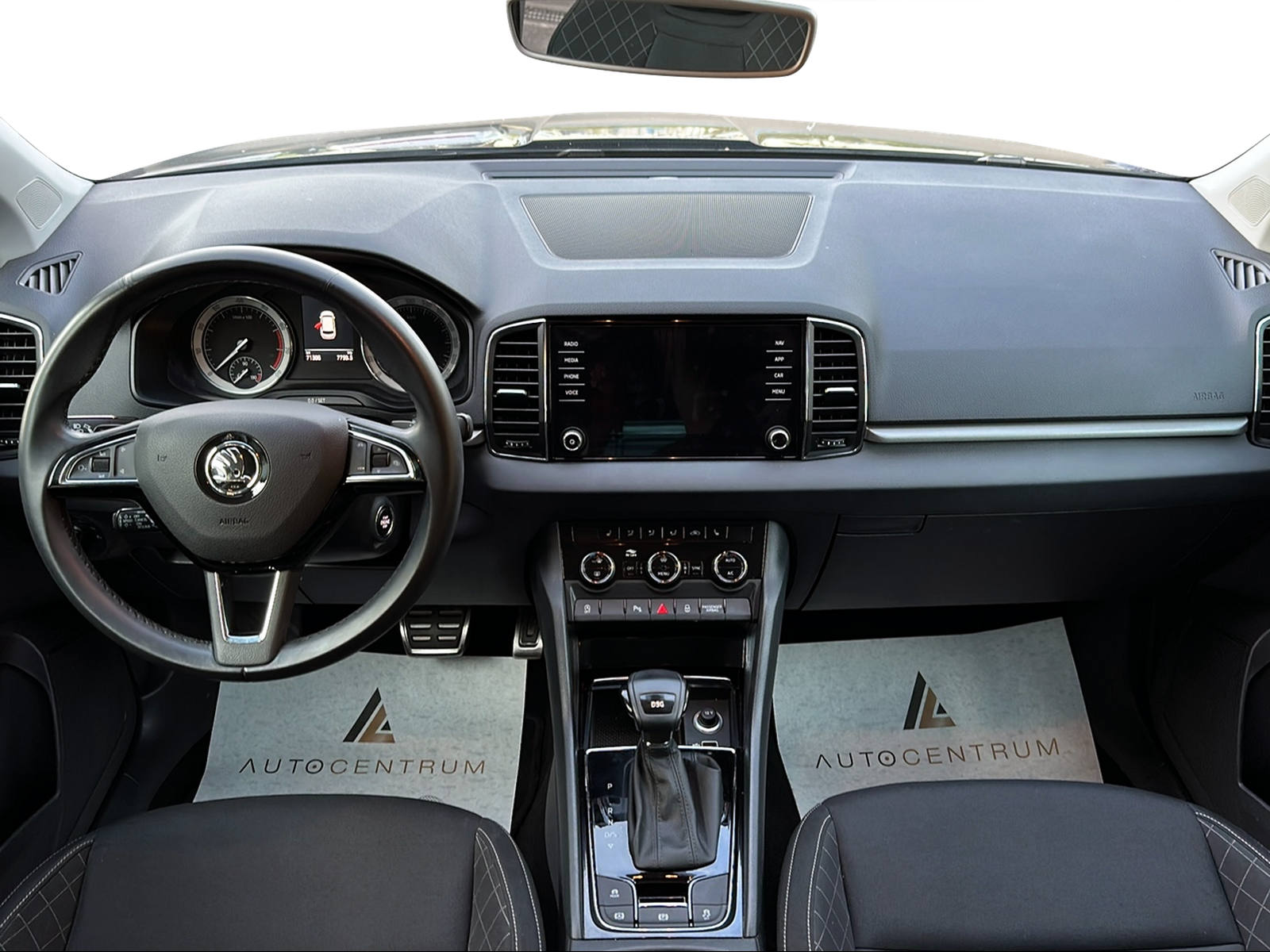 SKODA Karoq 1.5 TSI ACT Ambition DSG-image-9