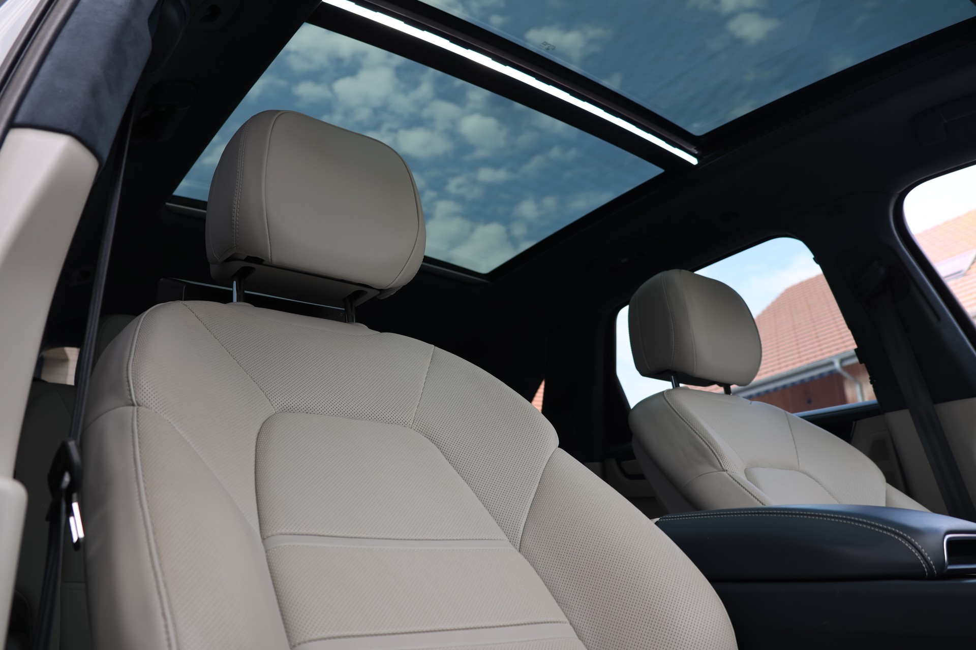PORSCHE Cayenne Turbo S E-Hybrid (CH) + 3.0T AHK-image-24