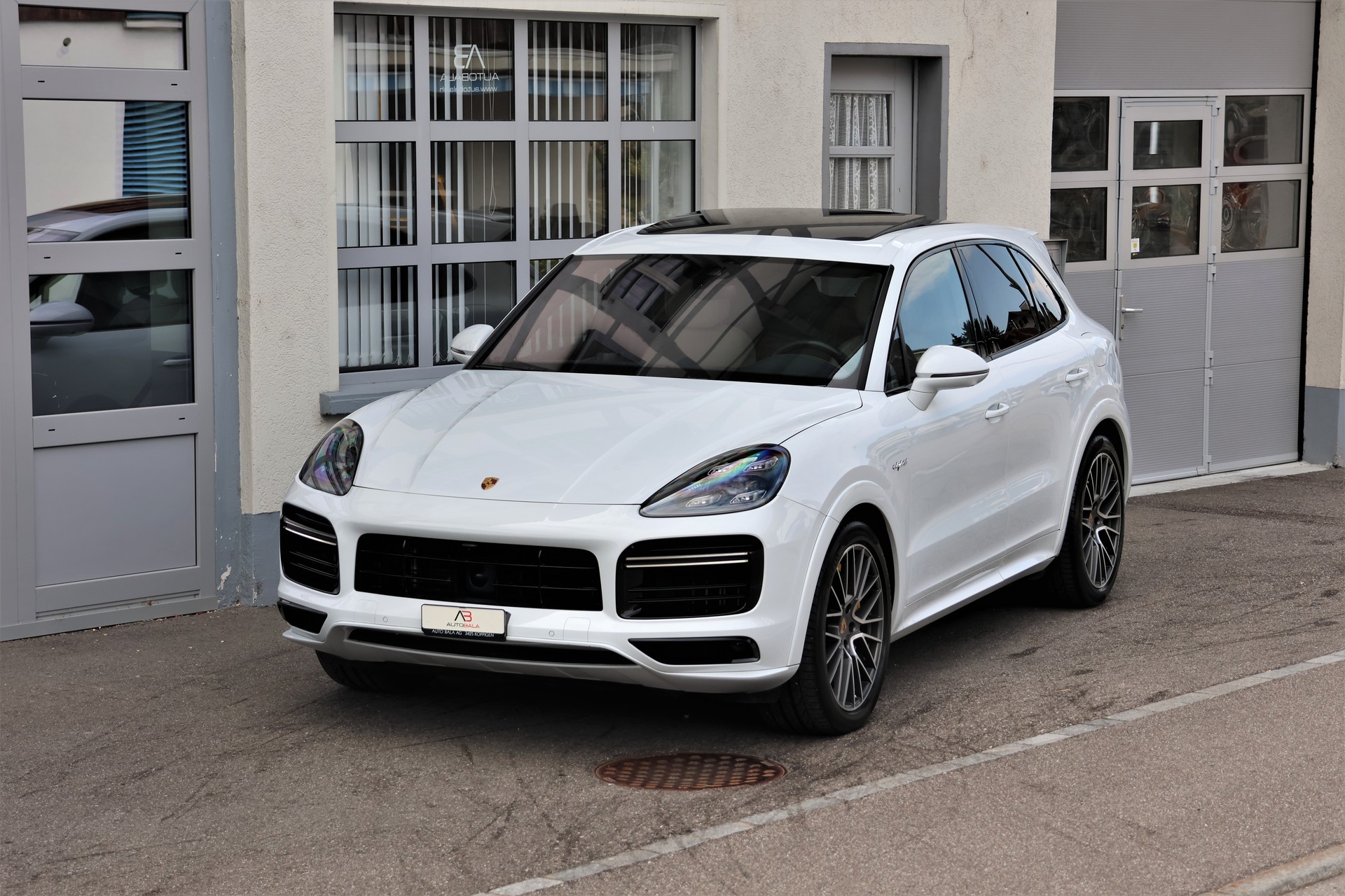PORSCHE Cayenne Turbo S E-Hybrid (CH) + 3.0T AHK-image-0
