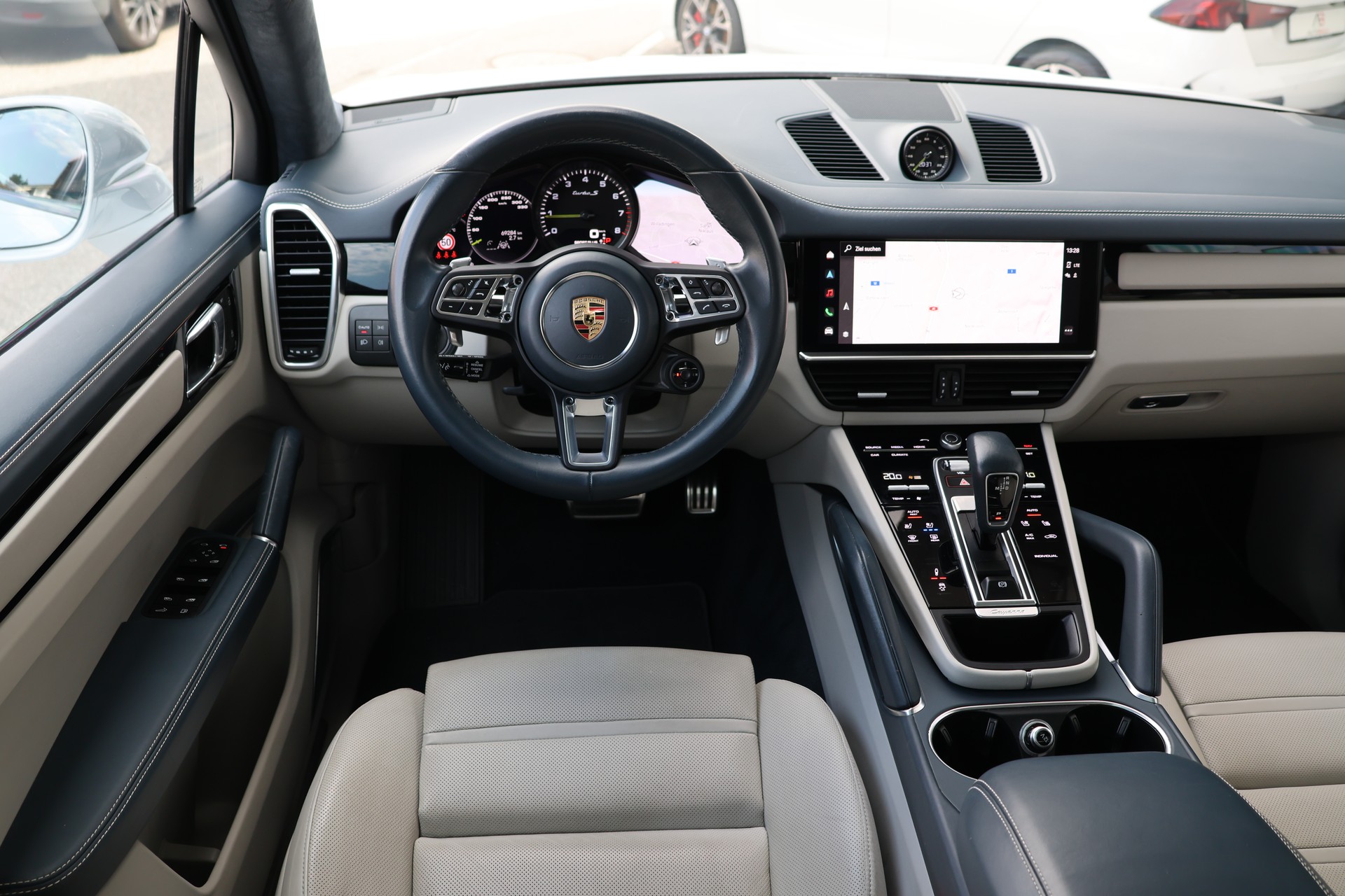 PORSCHE Cayenne Turbo S E-Hybrid (CH) + 3.0T AHK-image-15