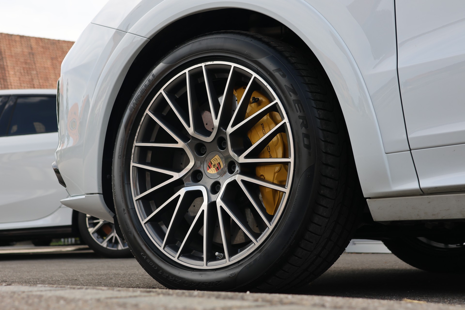 PORSCHE Cayenne Turbo S E-Hybrid (CH) + 3.0T AHK-image-8