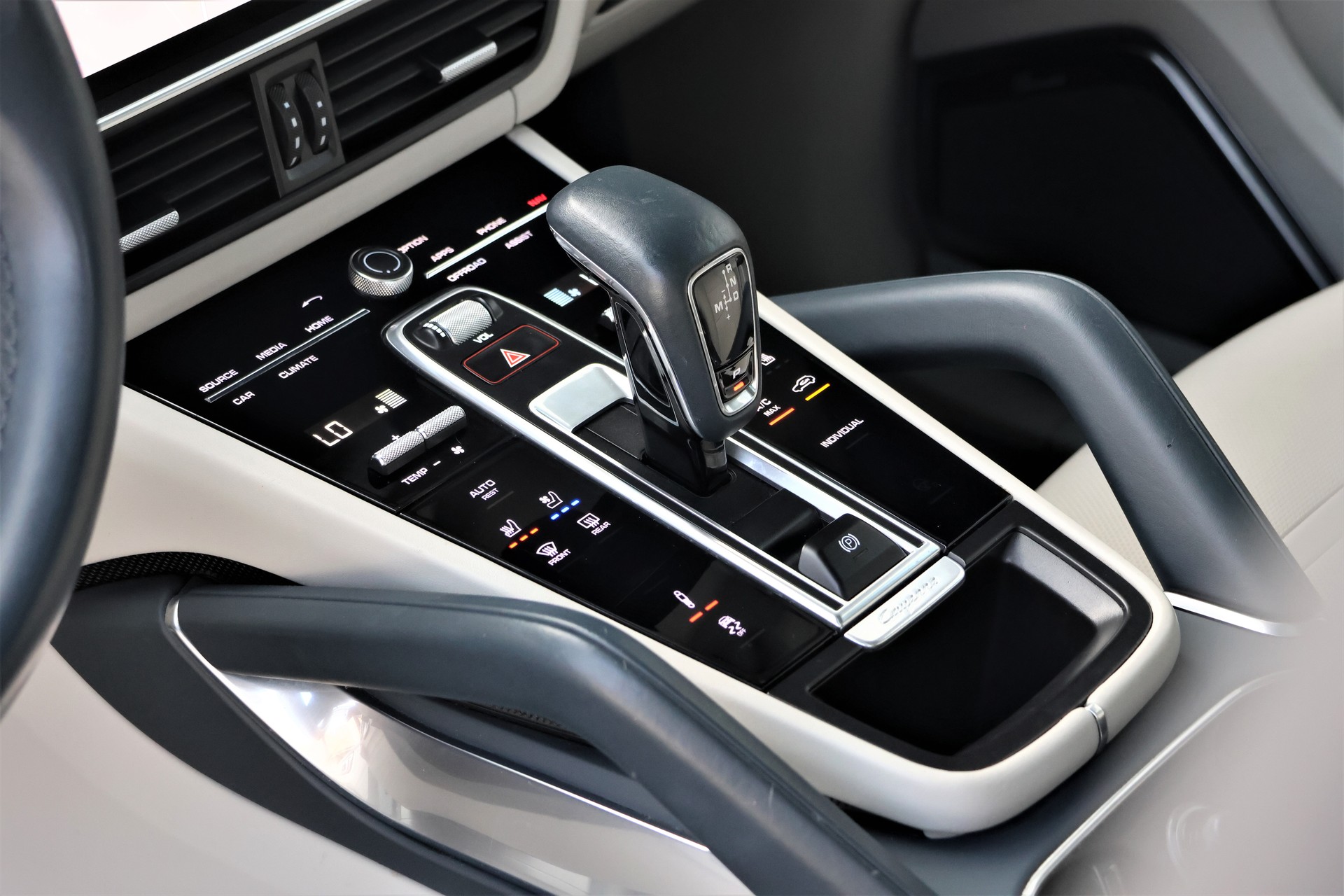 PORSCHE Cayenne Turbo S E-Hybrid (CH) + 3.0T AHK-image-11
